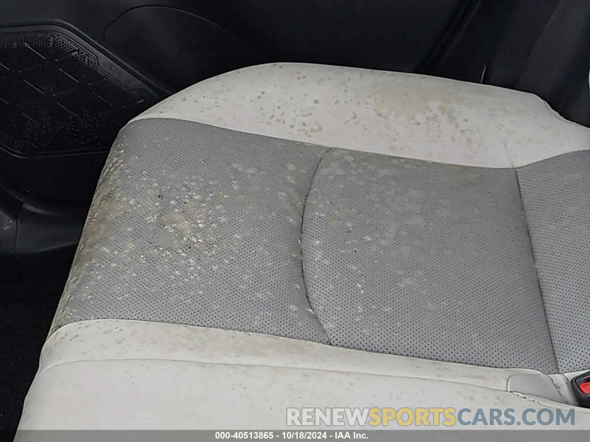6 Photograph of a damaged car 2T3DWRFV3KW019034 TOYOTA RAV4 HYBRID 2019