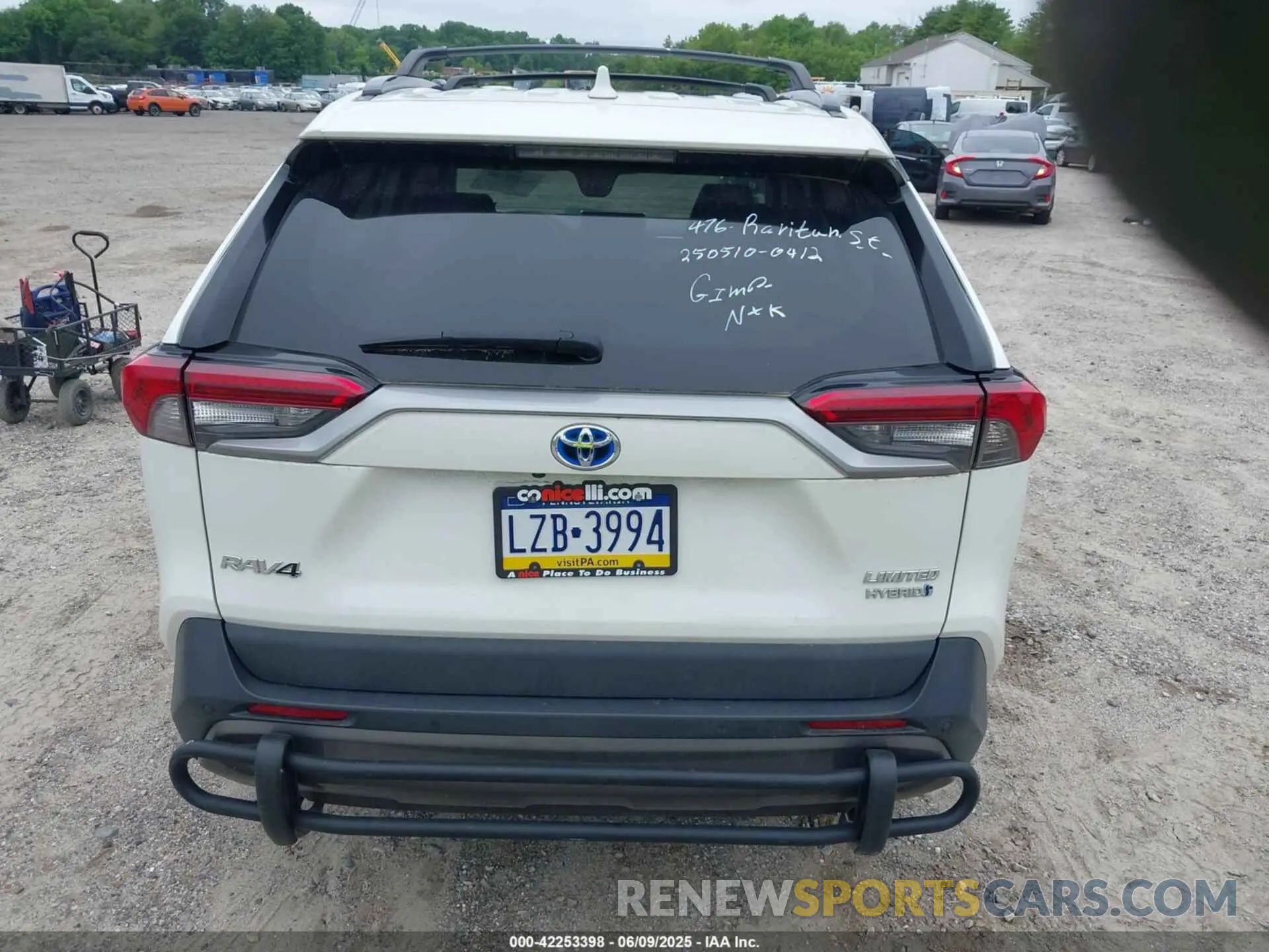 15 Photograph of a damaged car 2T3DWRFV8KW009793 TOYOTA RAV4 HYBRID 2019
