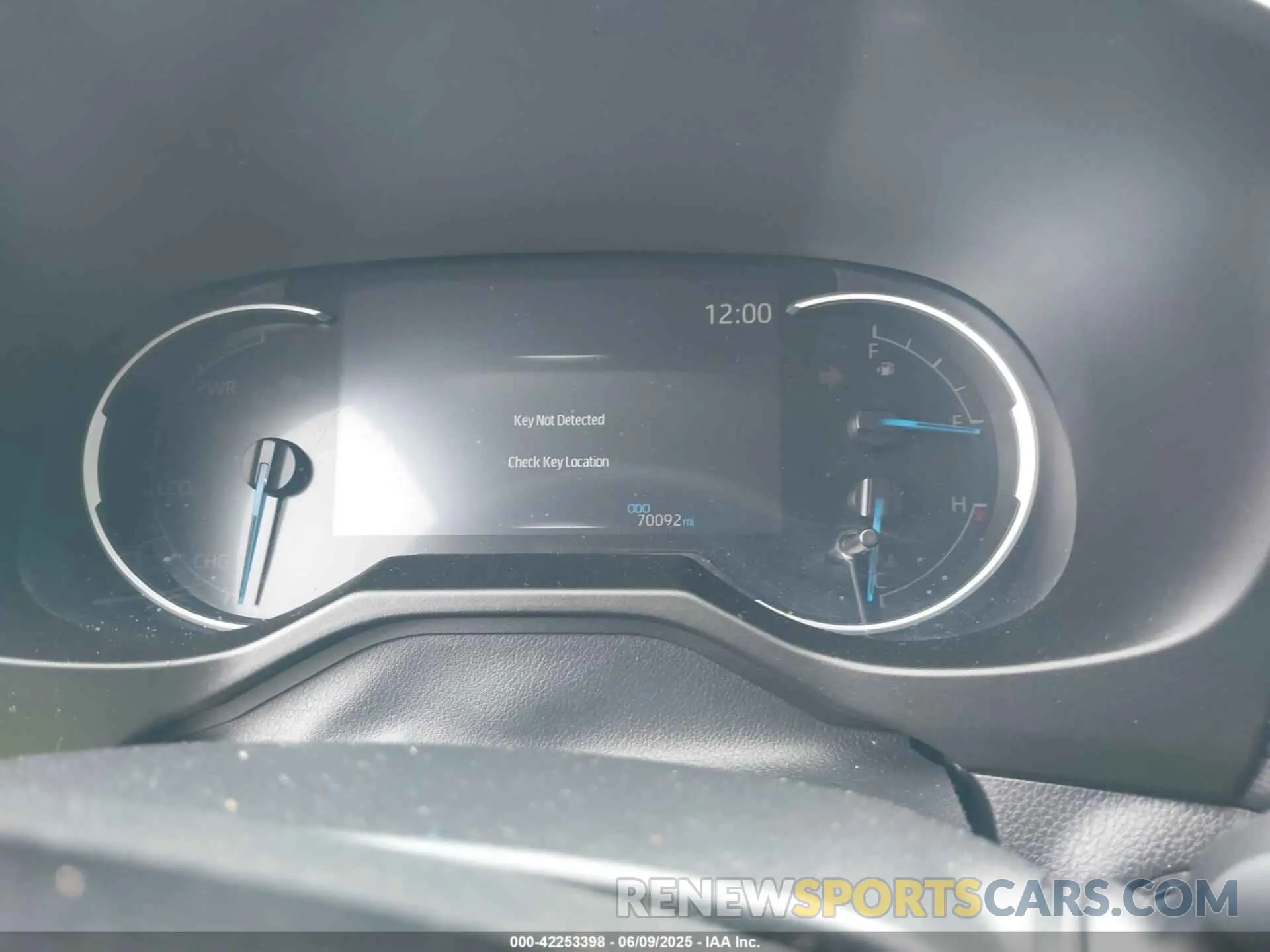 7 Photograph of a damaged car 2T3DWRFV8KW009793 TOYOTA RAV4 HYBRID 2019