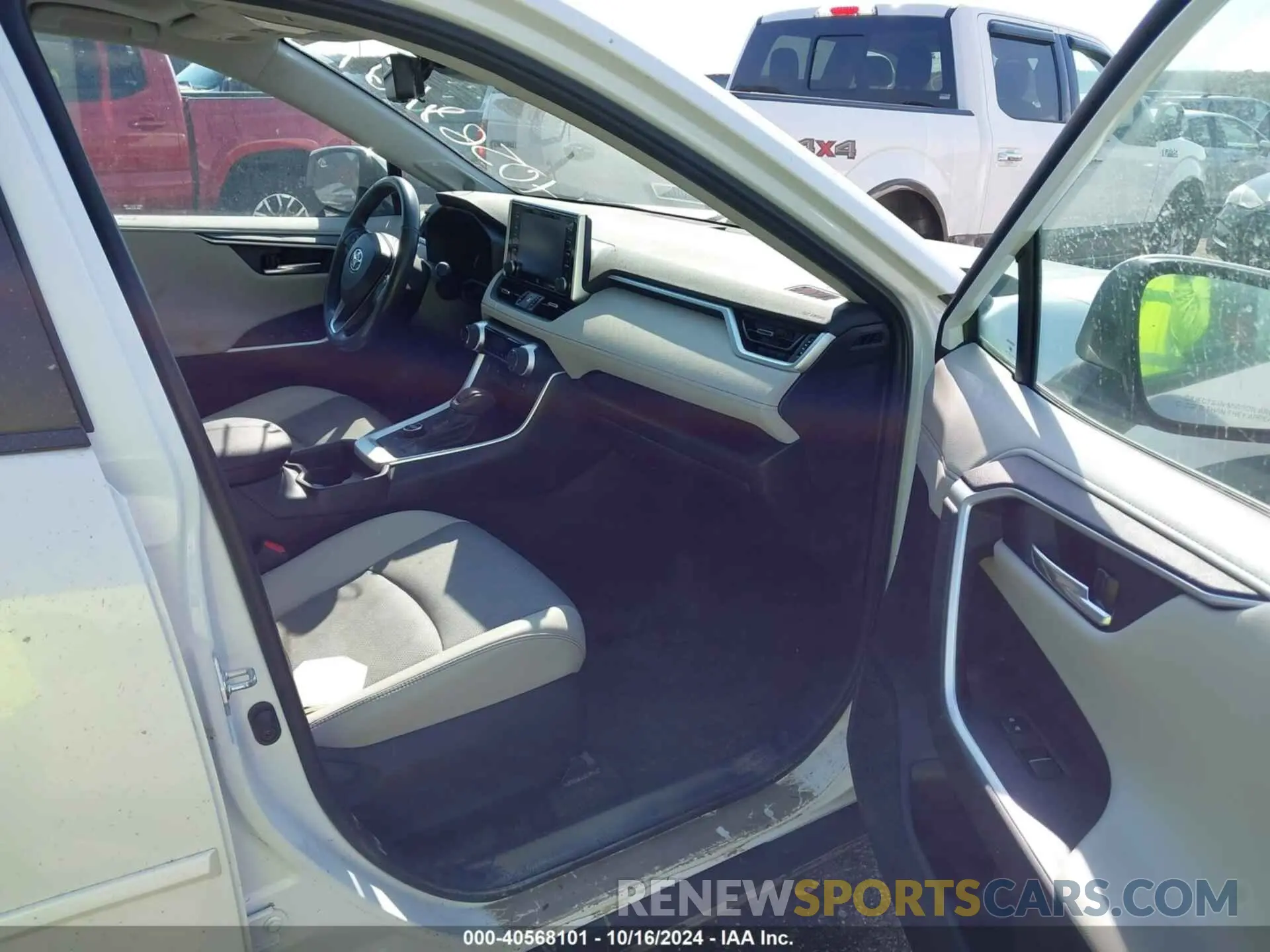 5 Фотография поврежденного автомобиля 2T3DWRFV8KW010071 TOYOTA RAV4 HYBRID 2019