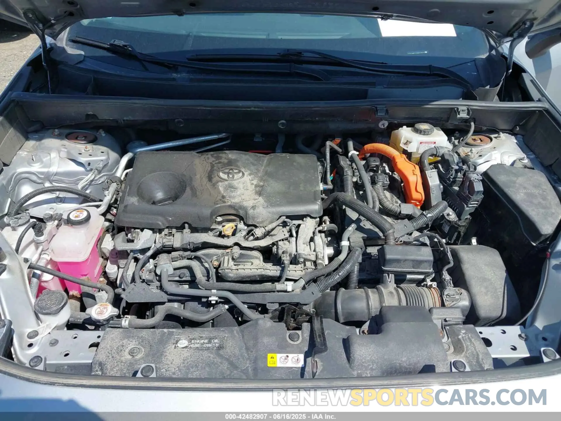 10 Photograph of a damaged car 2T3LWRFV1KW018878 TOYOTA RAV4 HYBRID 2019