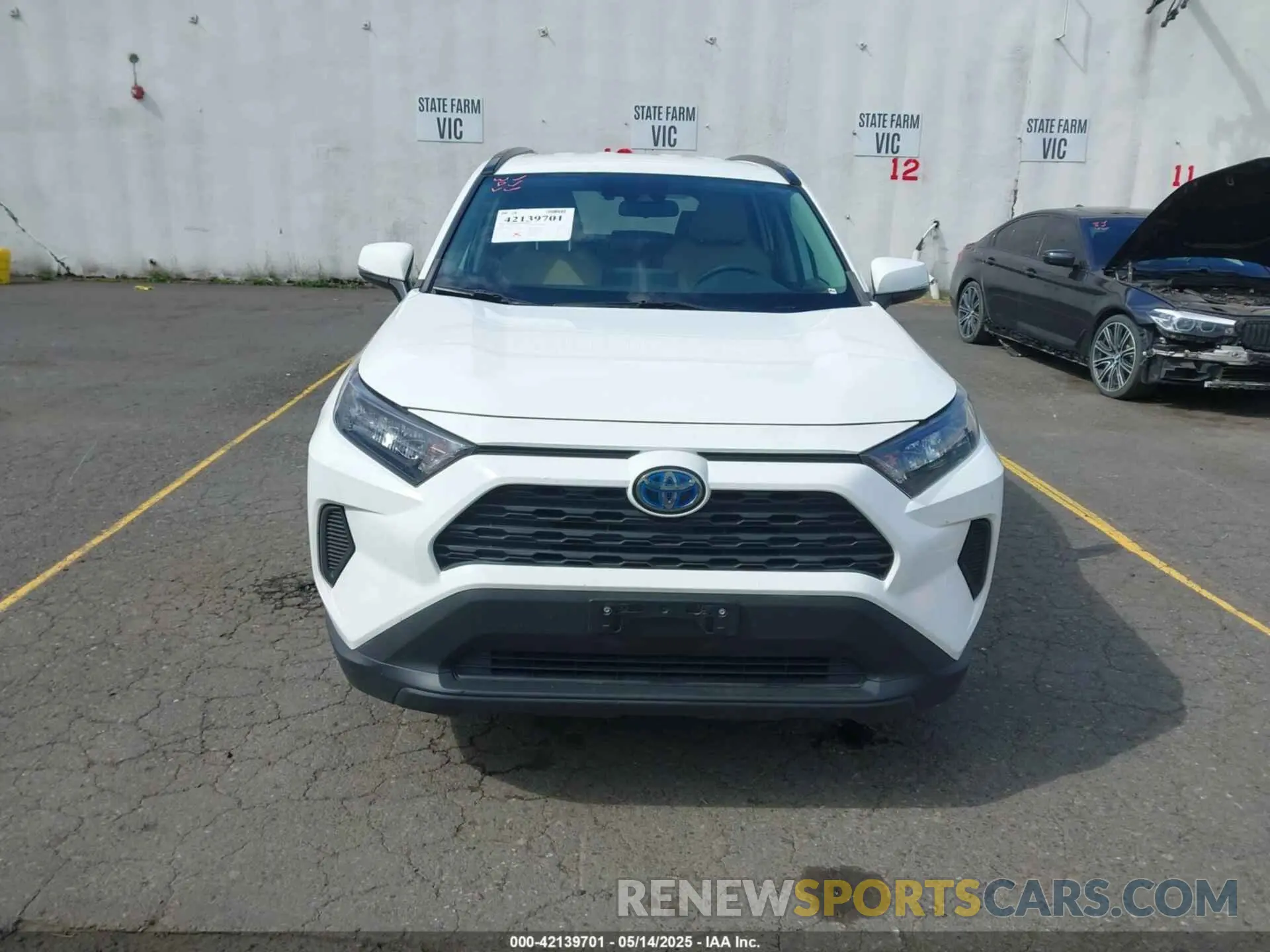12 Photograph of a damaged car 2T3MWRFV5KW031654 TOYOTA RAV4 HYBRID 2019
