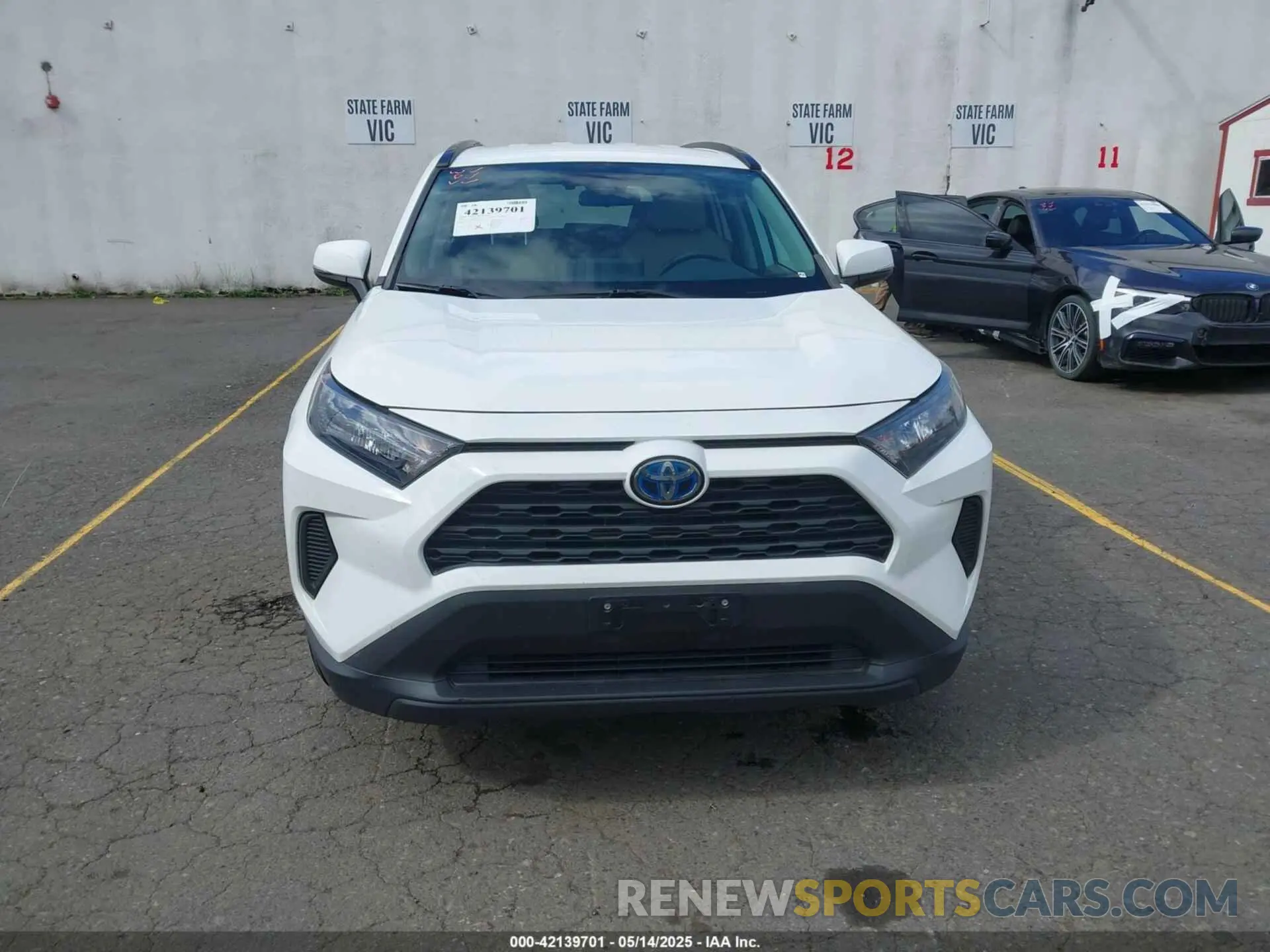6 Photograph of a damaged car 2T3MWRFV5KW031654 TOYOTA RAV4 HYBRID 2019