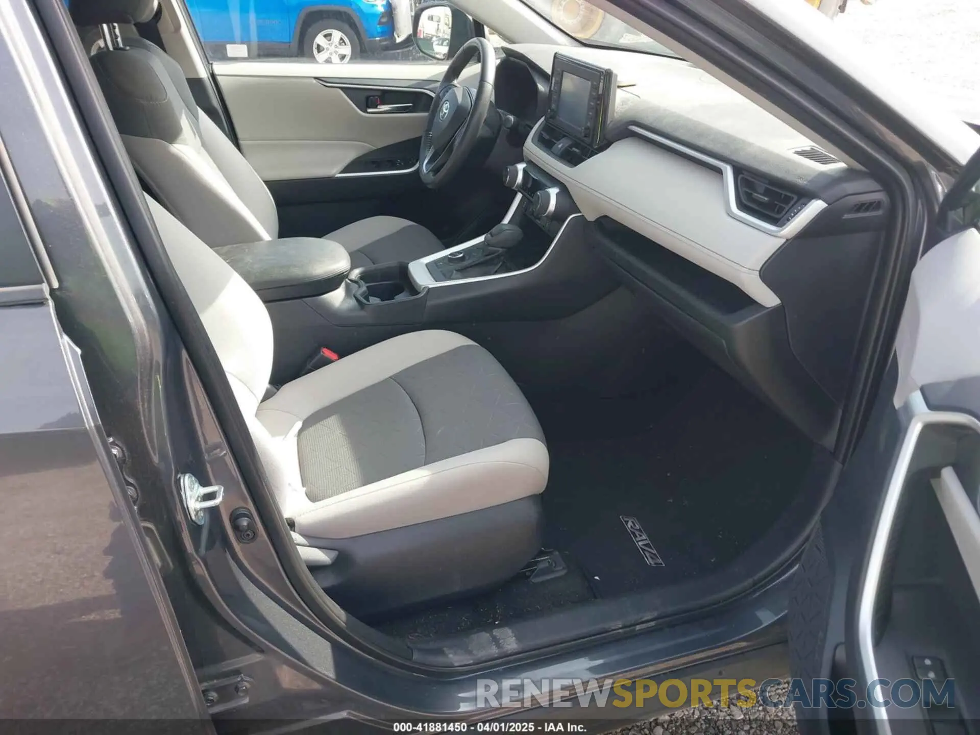 5 Photograph of a damaged car 2T3RWRFV0KW027727 TOYOTA RAV4 HYBRID 2019