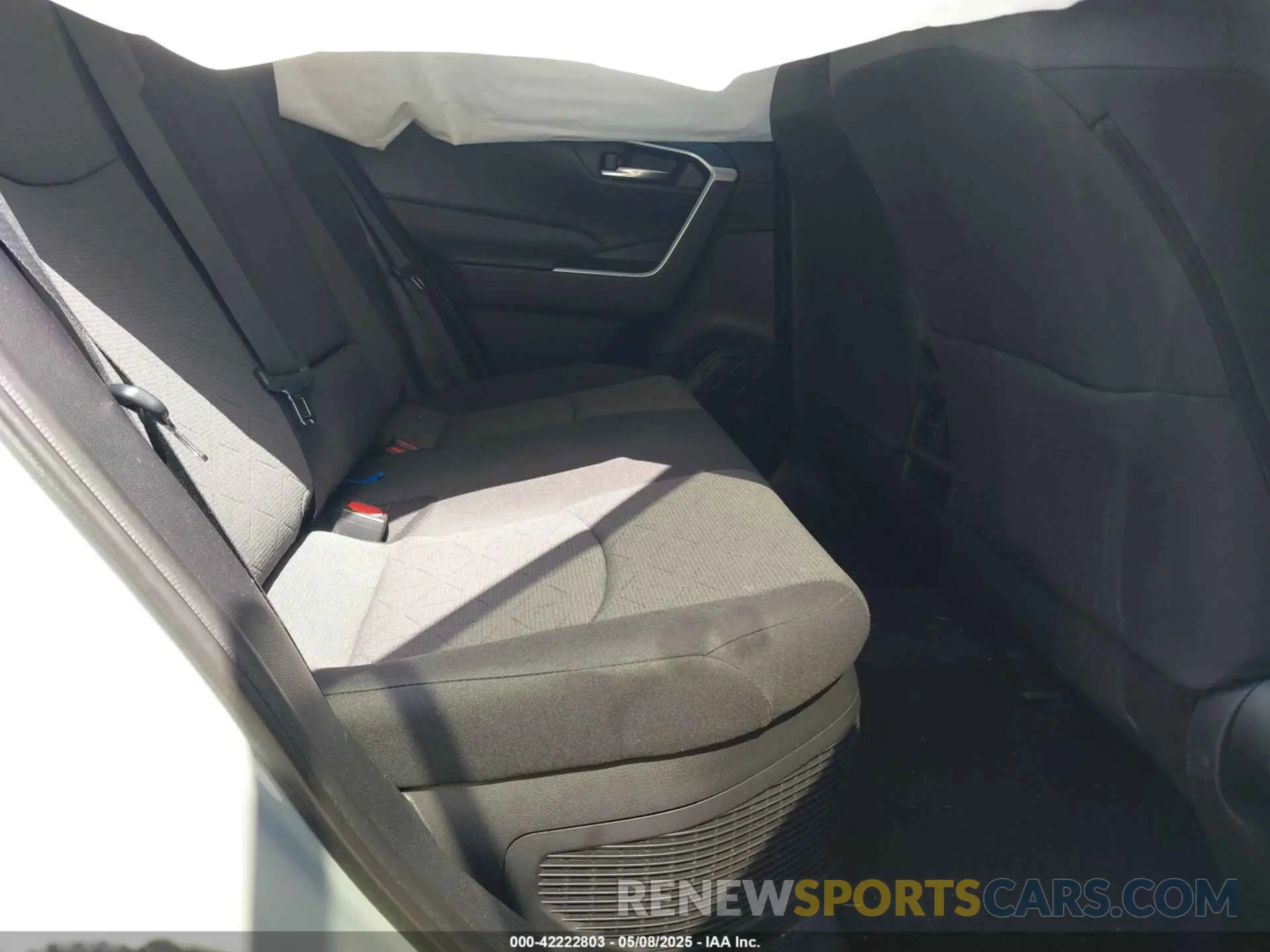 8 Фотография поврежденного автомобиля 2T3RWRFV4KW019212 TOYOTA RAV4 HYBRID 2019