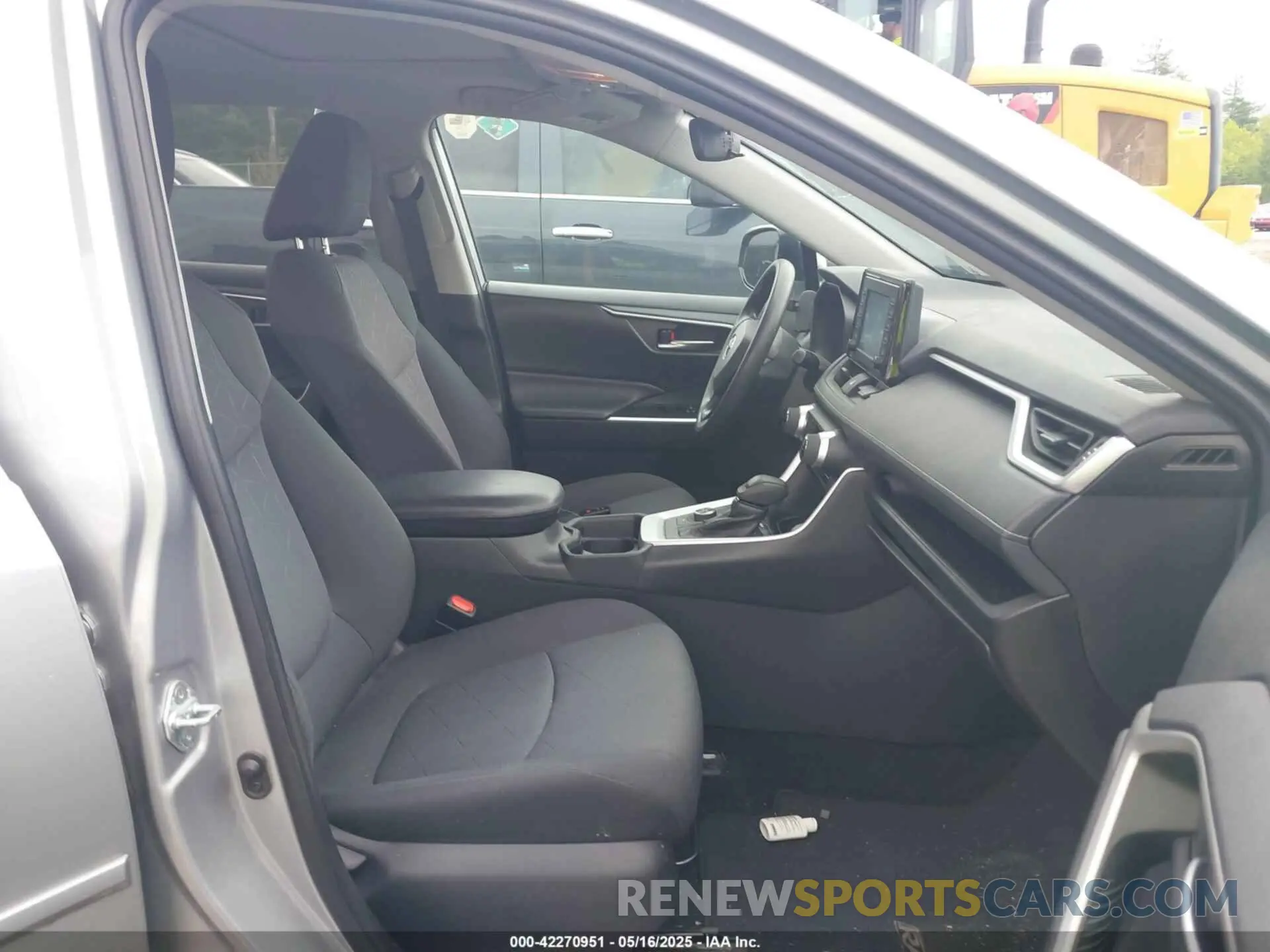 5 Фотография поврежденного автомобиля 2T3RWRFV5KW004833 TOYOTA RAV4 HYBRID 2019