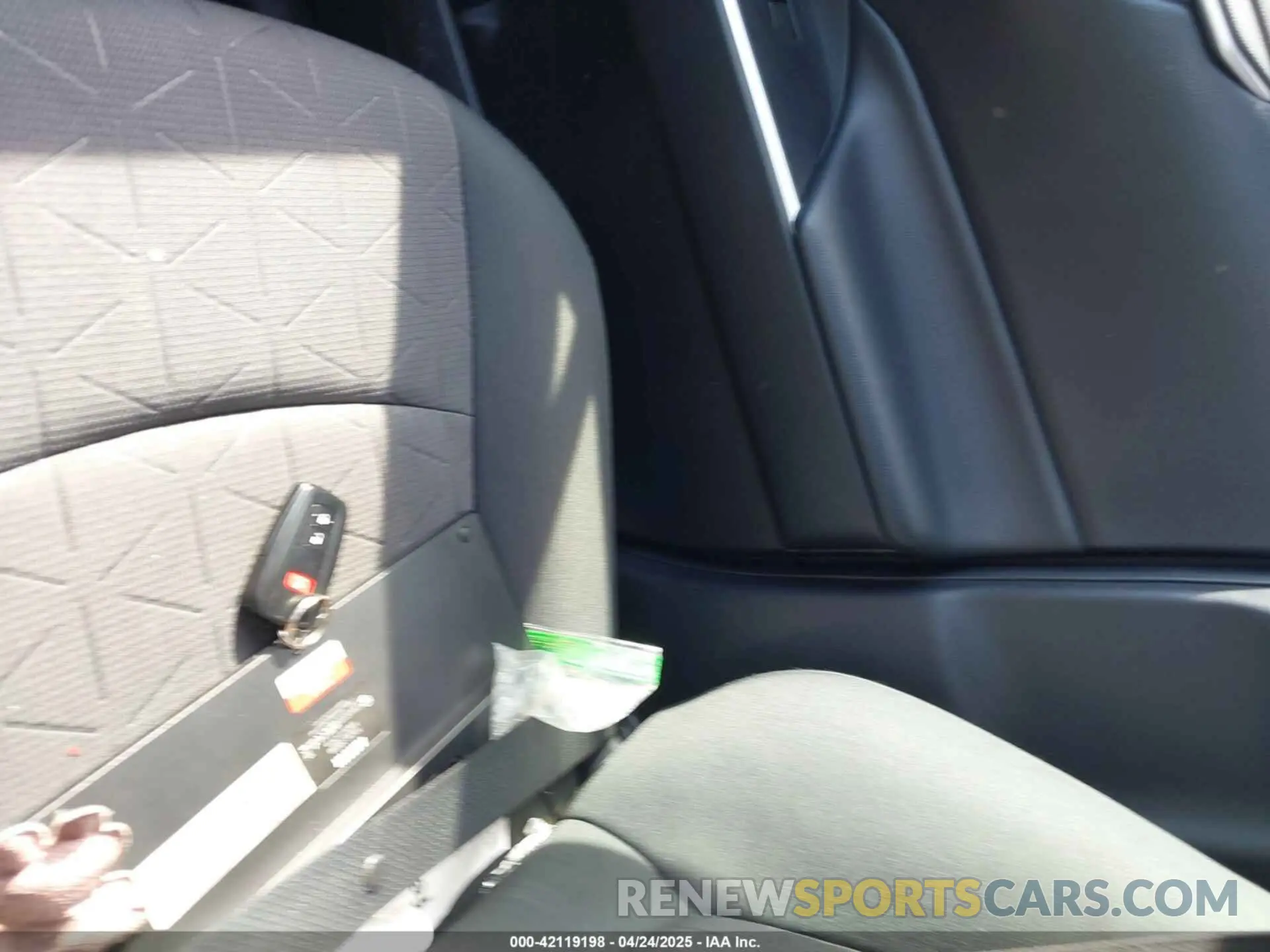 11 Photograph of a damaged car 2T3RWRFVXKW025676 TOYOTA RAV4 HYBRID 2019