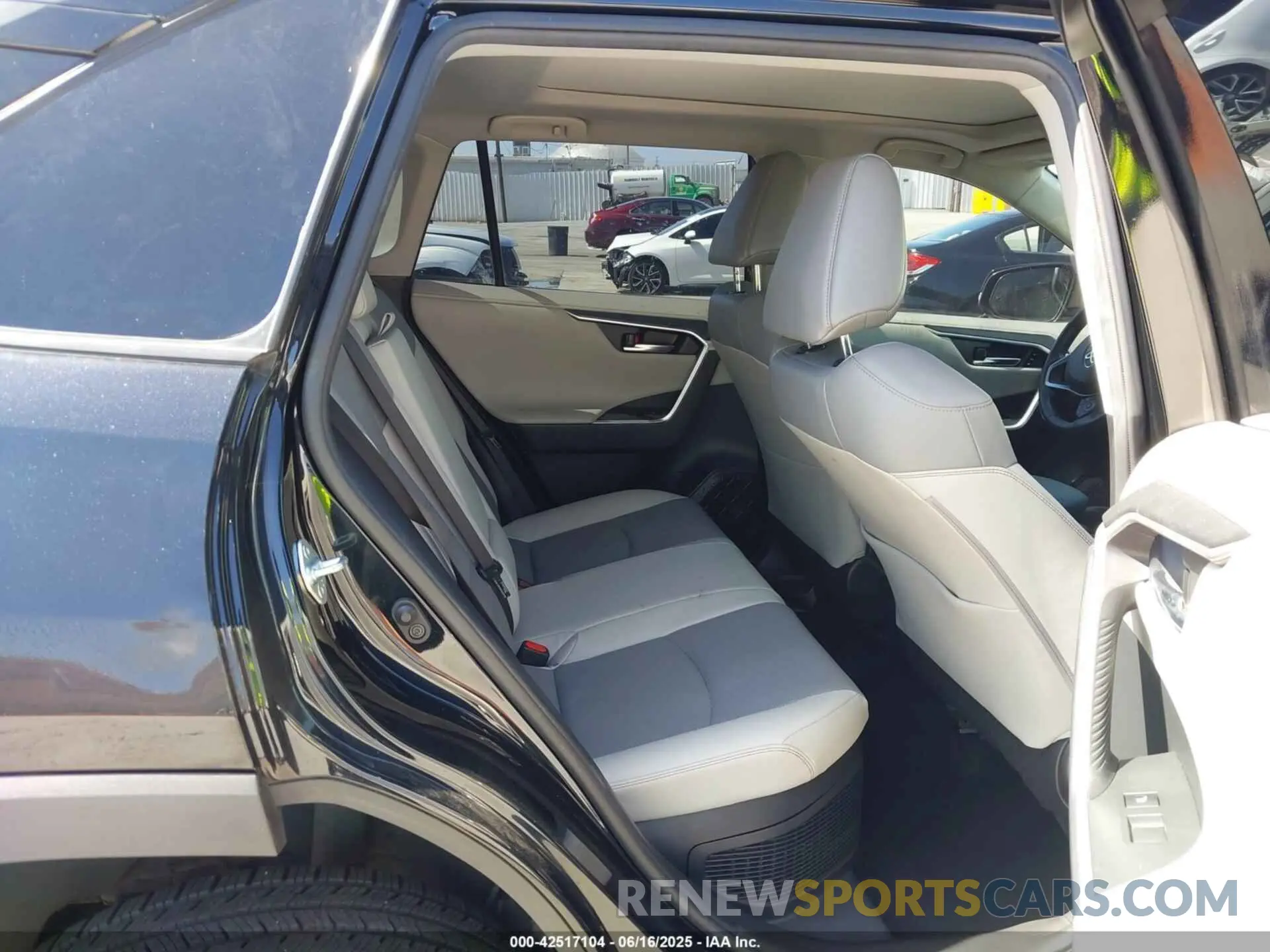 8 Photograph of a damaged car JTMDWRFV4KD511486 TOYOTA RAV4 HYBRID 2019