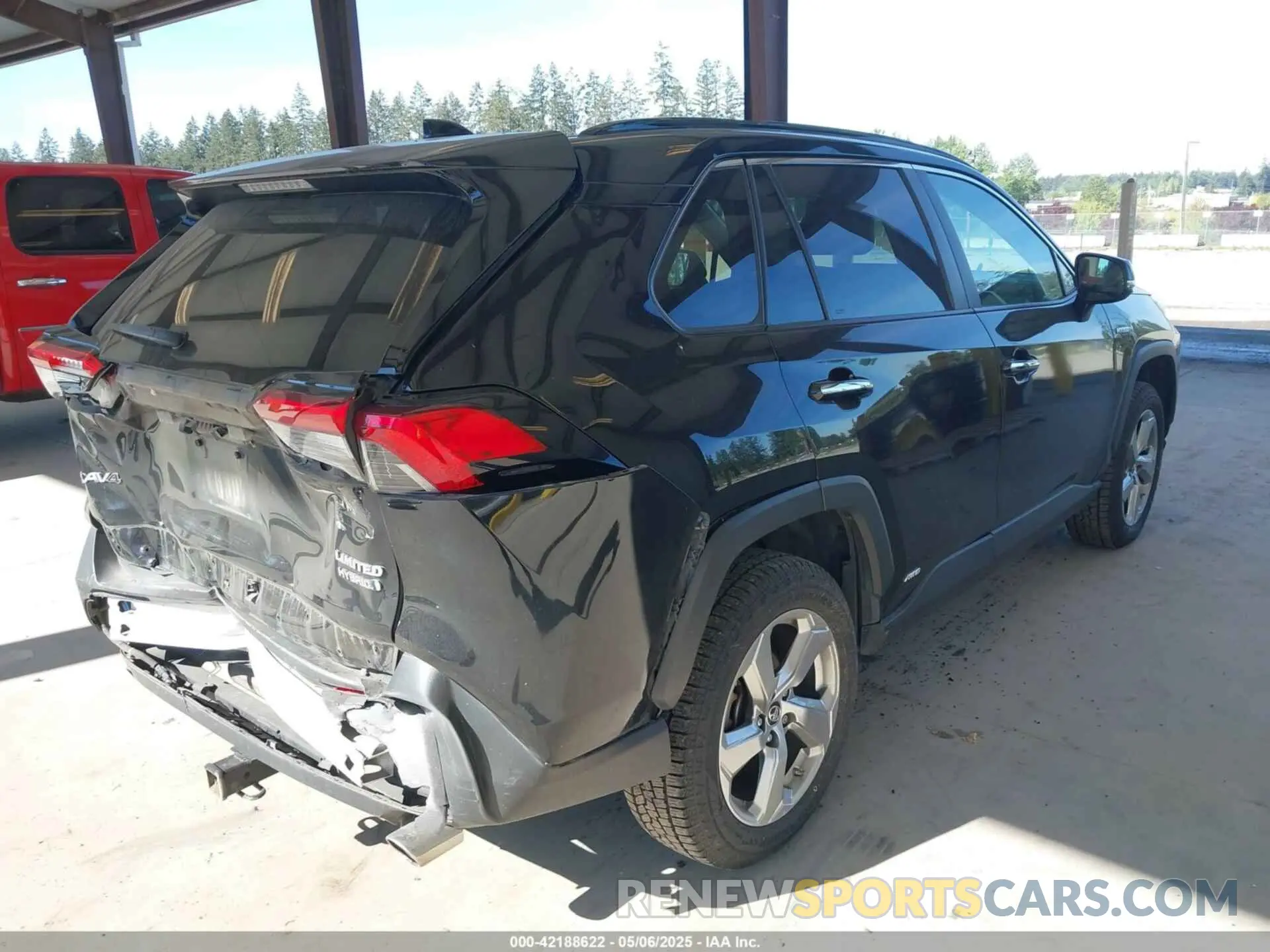 4 Photograph of a damaged car JTMDWRFV6KD510341 TOYOTA RAV4 HYBRID 2019