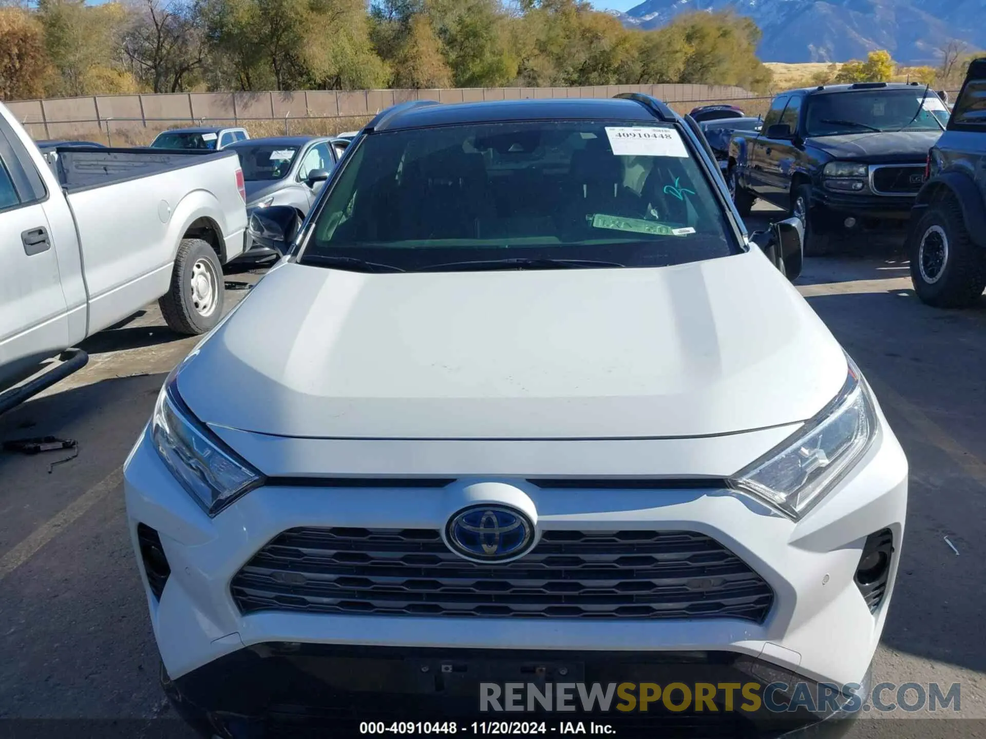 11 Photograph of a damaged car JTMEWRFV2KD524970 TOYOTA RAV4 HYBRID 2019