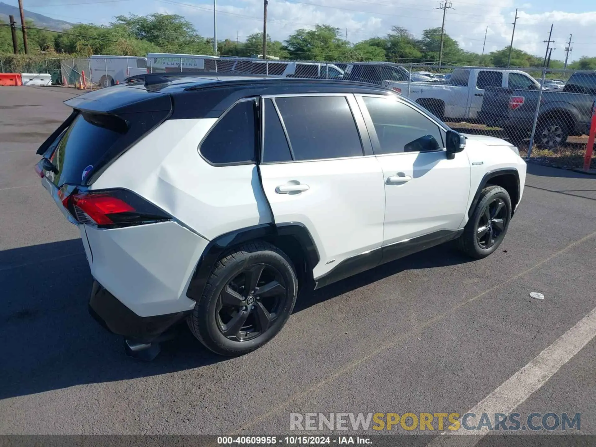 4 Photograph of a damaged car JTMEWRFV5KJ015330 TOYOTA RAV4 HYBRID 2019