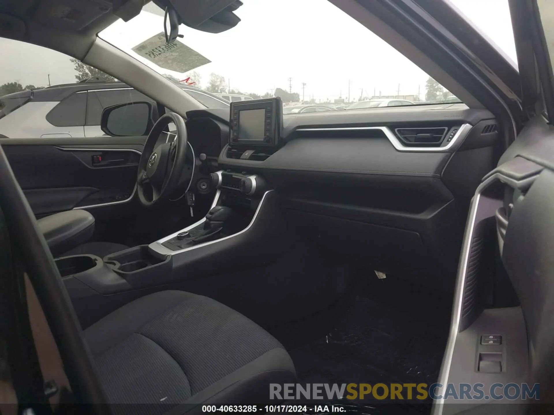 5 Photograph of a damaged car JTMLWRFV2KD002749 TOYOTA RAV4 HYBRID 2019