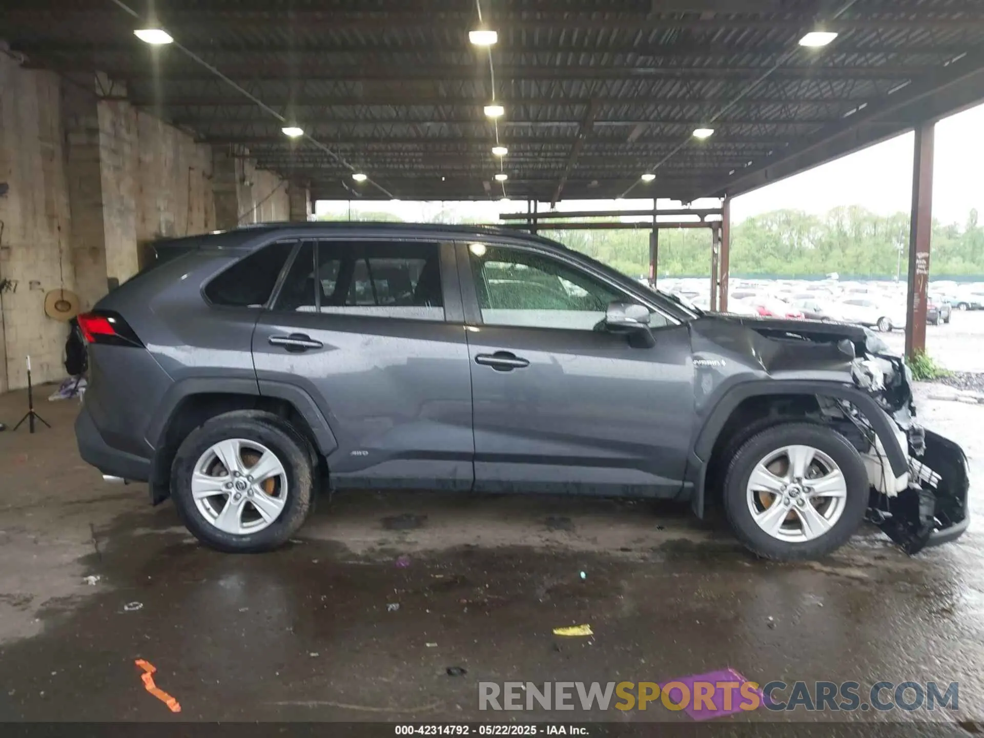 13 Фотография поврежденного автомобиля JTMMWRFV6KD020675 TOYOTA RAV4 HYBRID 2019