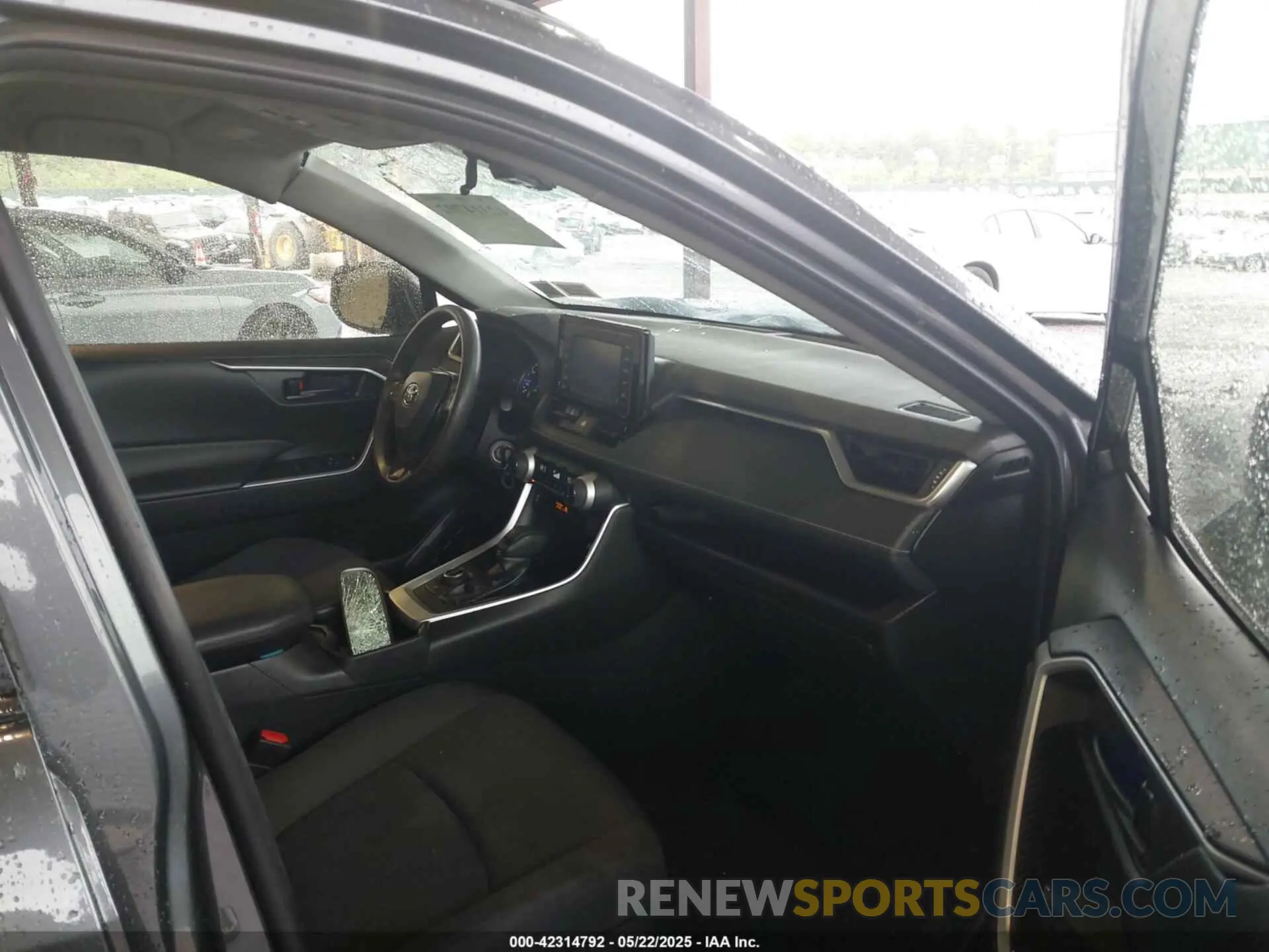 5 Фотография поврежденного автомобиля JTMMWRFV6KD020675 TOYOTA RAV4 HYBRID 2019