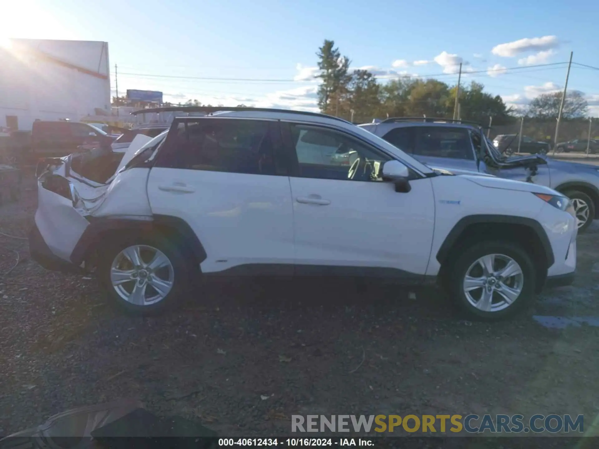 13 Photograph of a damaged car JTMMWRFV7KD026601 TOYOTA RAV4 HYBRID 2019