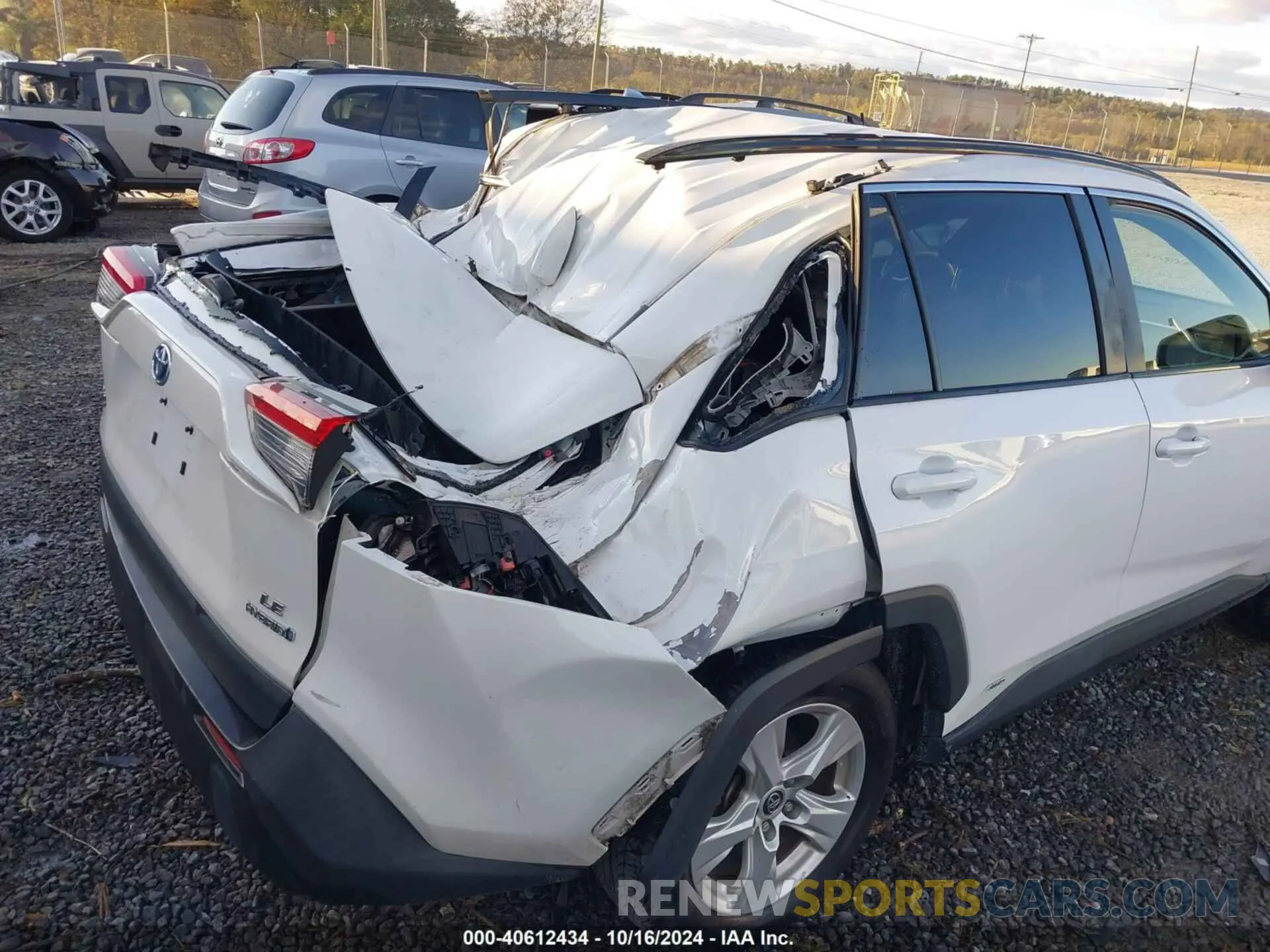6 Photograph of a damaged car JTMMWRFV7KD026601 TOYOTA RAV4 HYBRID 2019