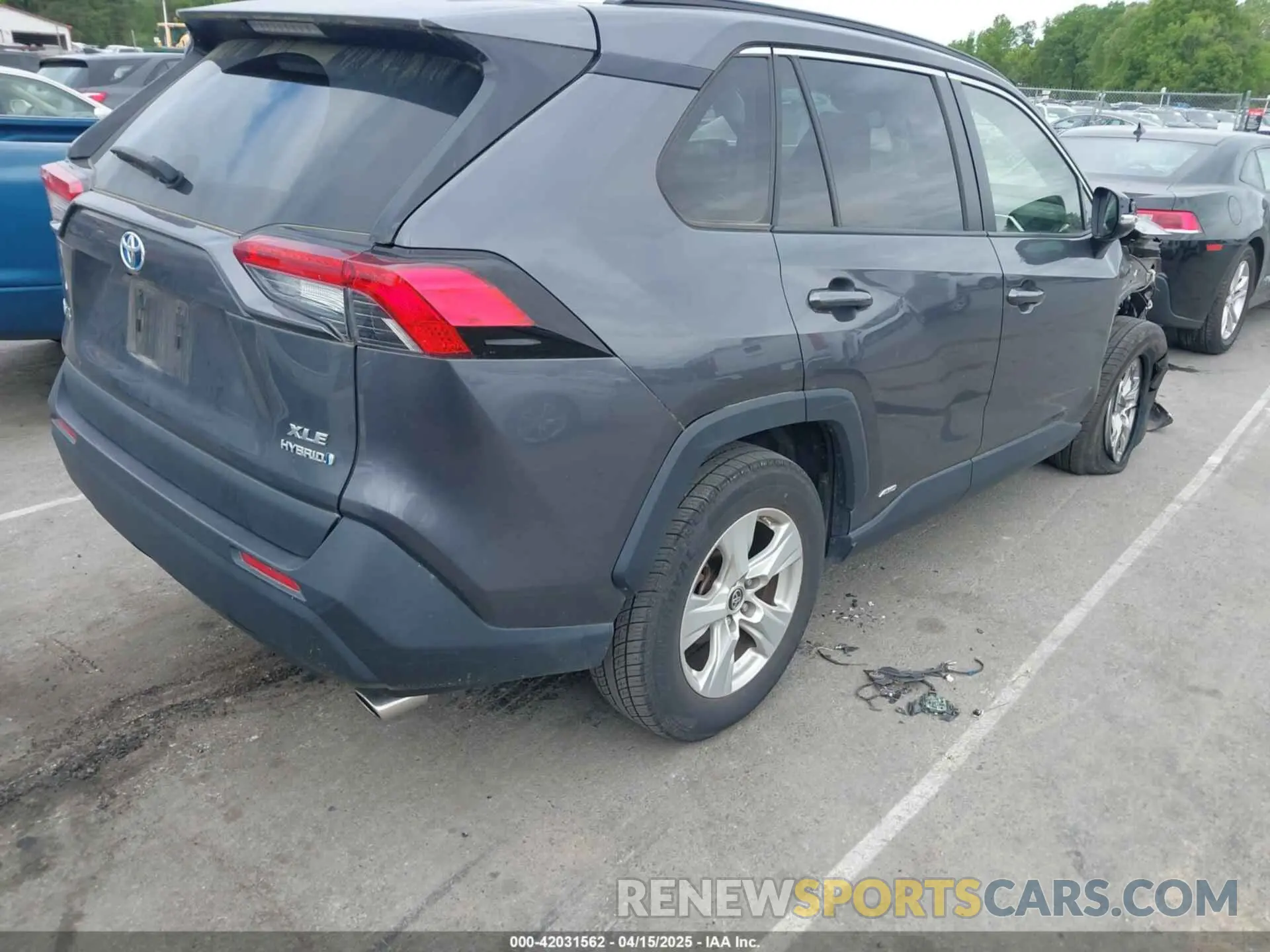 4 Photograph of a damaged car JTMRWRFV0KD505268 TOYOTA RAV4 HYBRID 2019