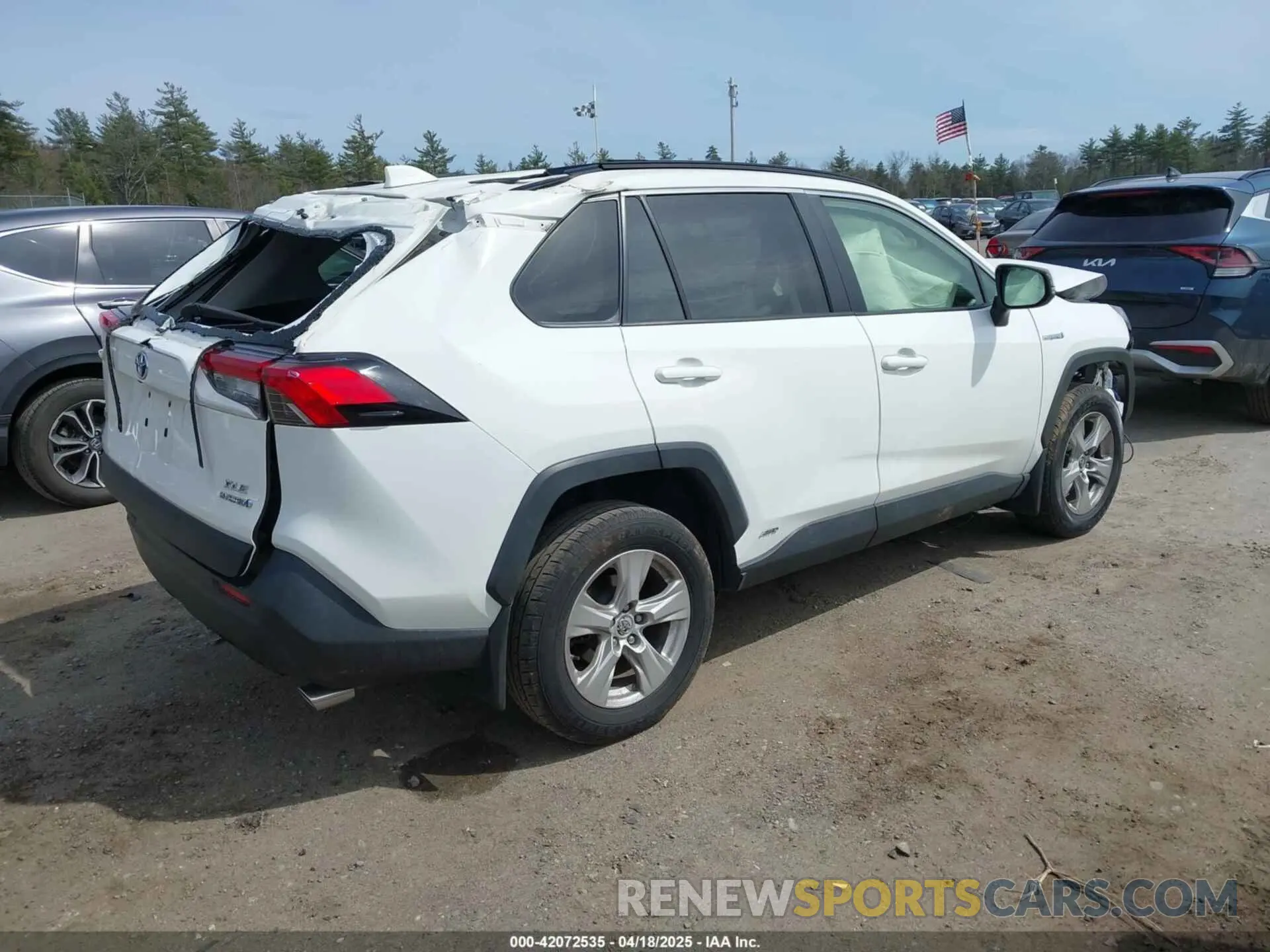 4 Photograph of a damaged car JTMRWRFV2KD022588 TOYOTA RAV4 HYBRID 2019