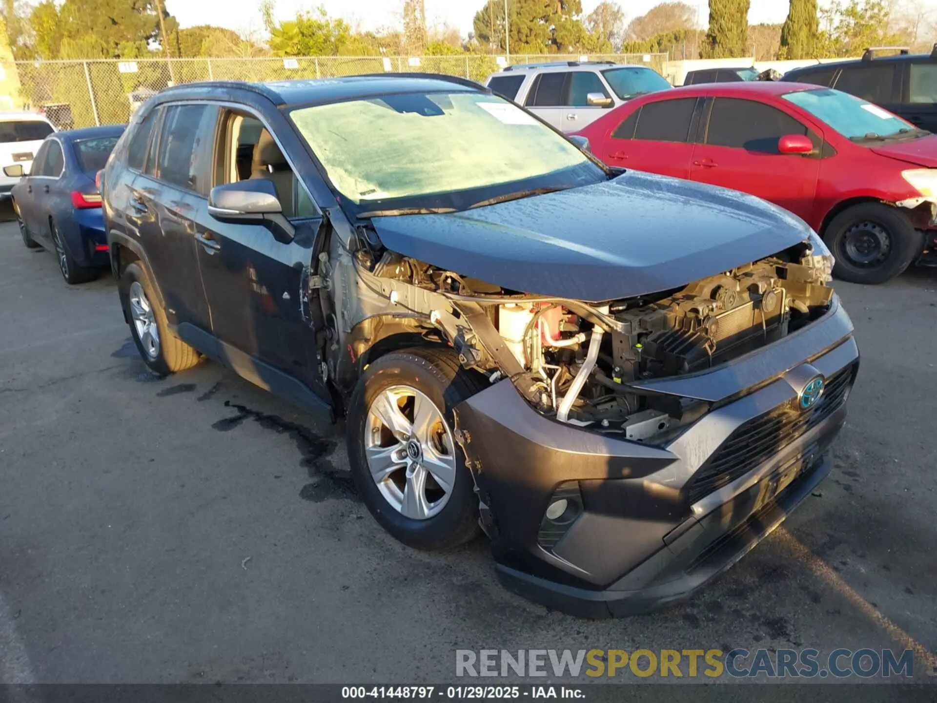1 Фотография поврежденного автомобиля JTMRWRFV3KJ005011 TOYOTA RAV4 HYBRID 2019