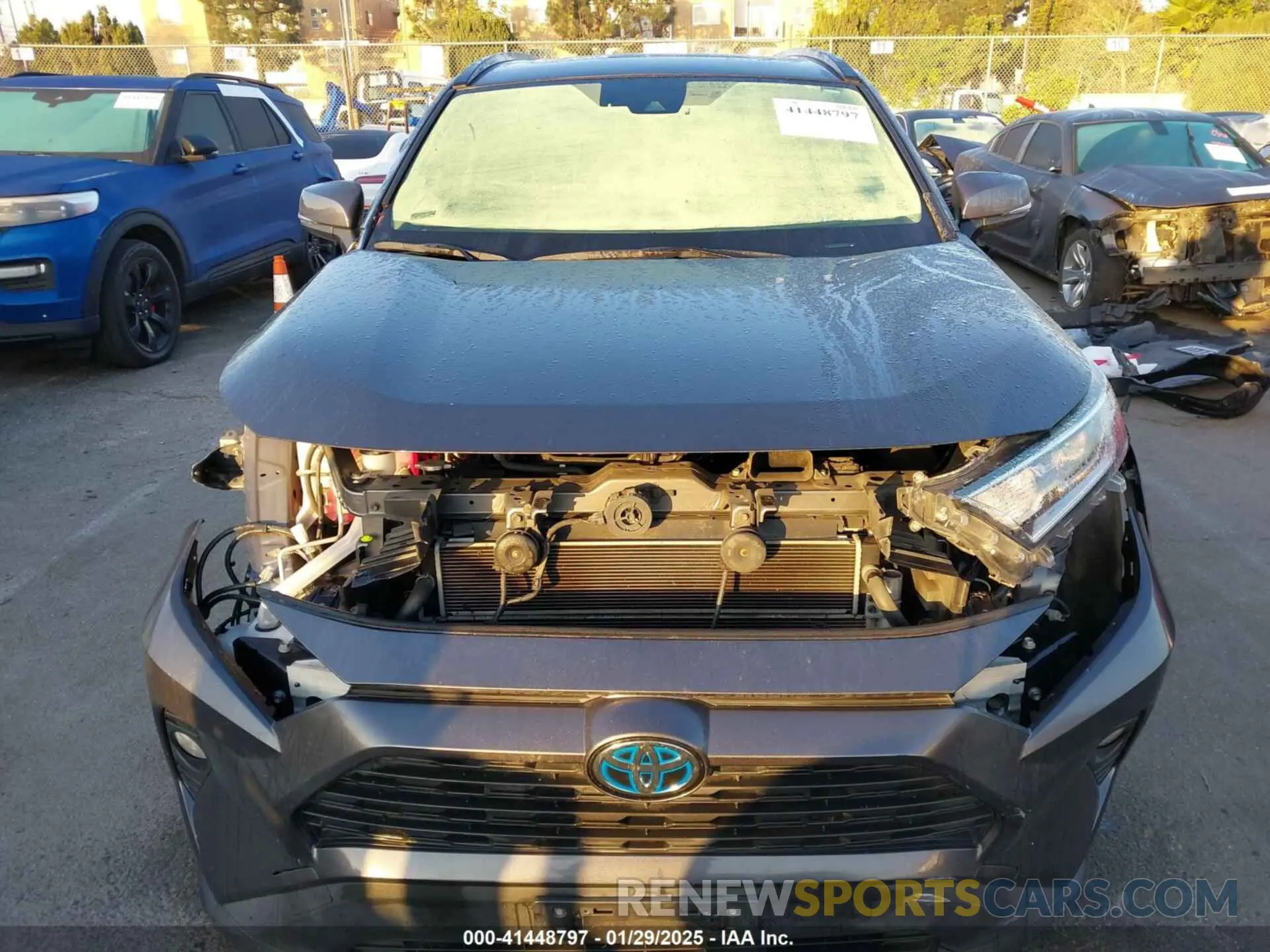 13 Фотография поврежденного автомобиля JTMRWRFV3KJ005011 TOYOTA RAV4 HYBRID 2019