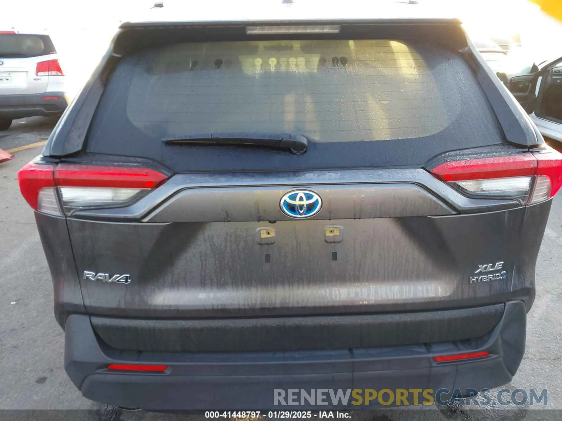 17 Фотография поврежденного автомобиля JTMRWRFV3KJ005011 TOYOTA RAV4 HYBRID 2019
