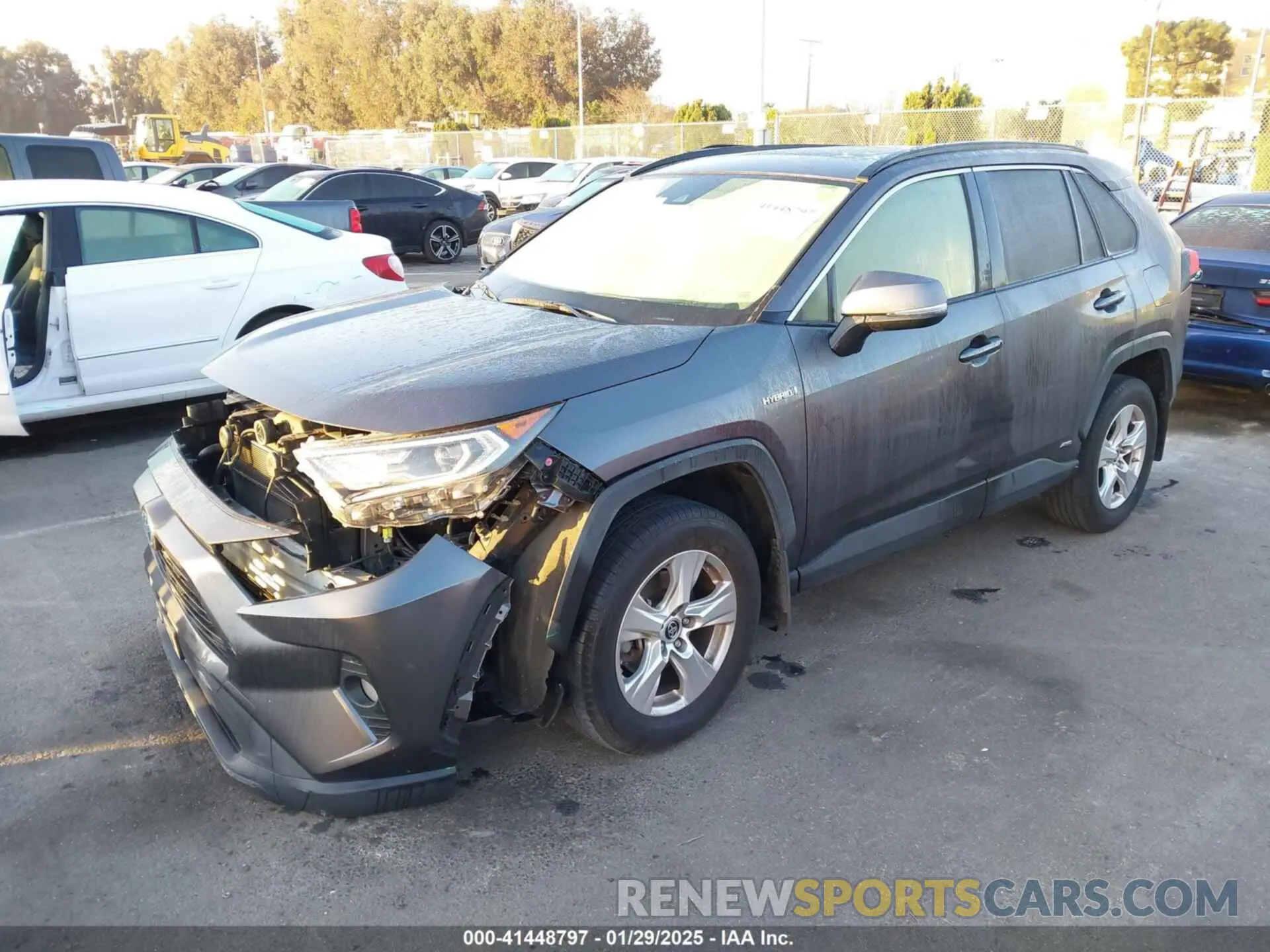 2 Фотография поврежденного автомобиля JTMRWRFV3KJ005011 TOYOTA RAV4 HYBRID 2019