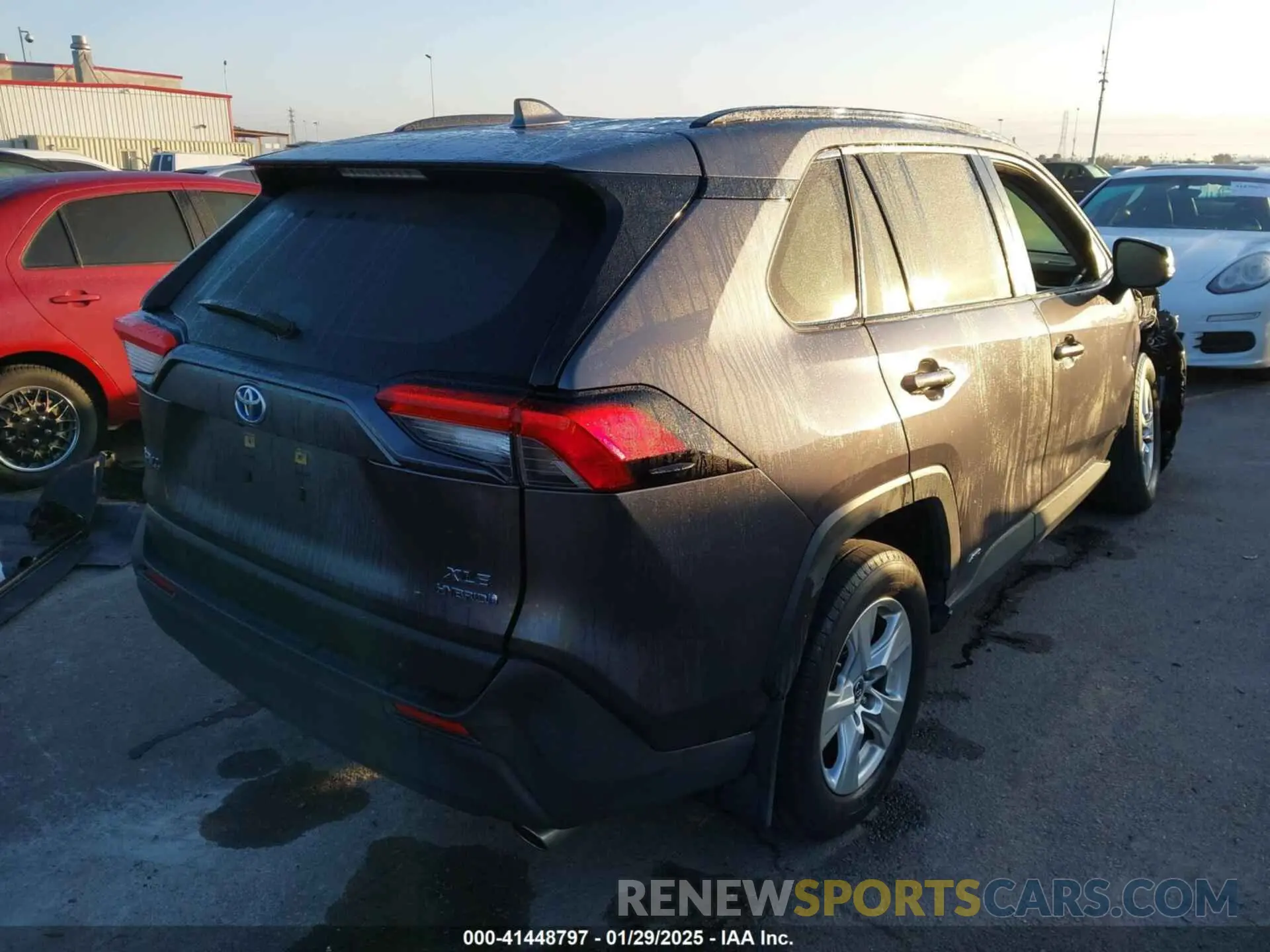 4 Фотография поврежденного автомобиля JTMRWRFV3KJ005011 TOYOTA RAV4 HYBRID 2019
