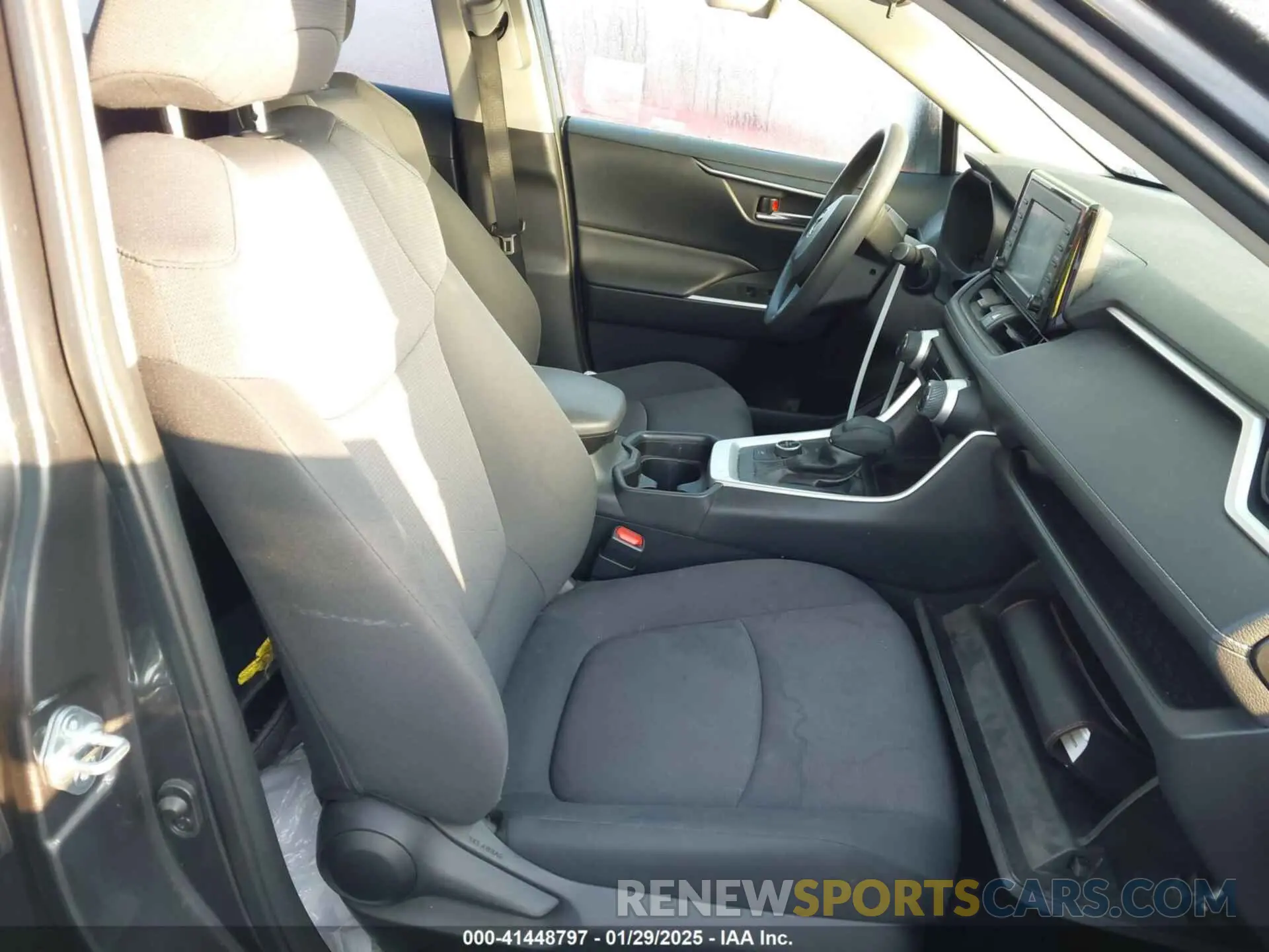 5 Фотография поврежденного автомобиля JTMRWRFV3KJ005011 TOYOTA RAV4 HYBRID 2019