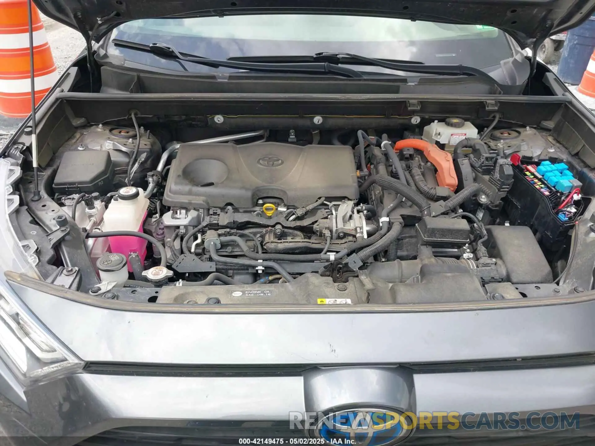 10 Photograph of a damaged car JTMRWRFV4KD034399 TOYOTA RAV4 HYBRID 2019