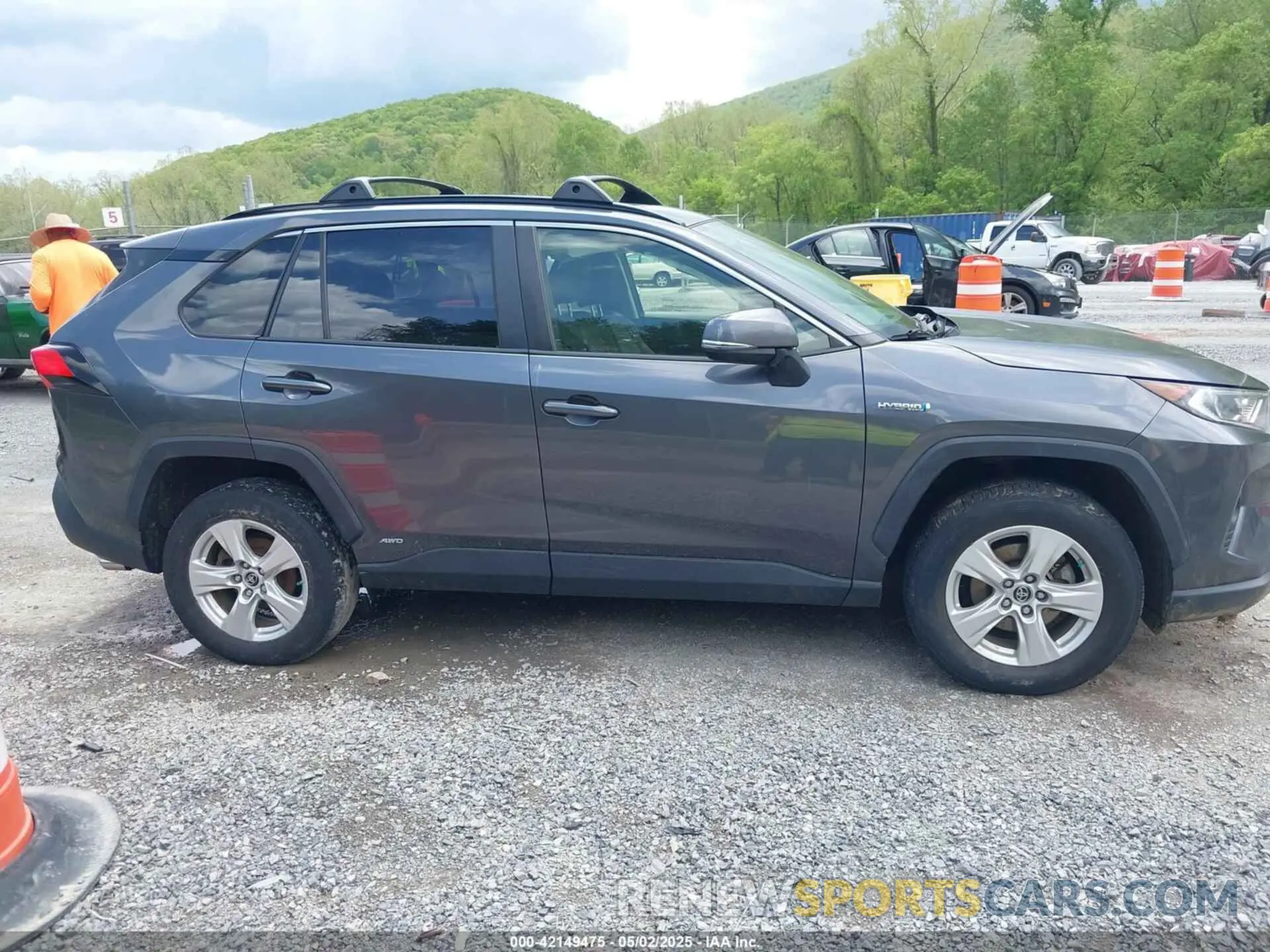 13 Photograph of a damaged car JTMRWRFV4KD034399 TOYOTA RAV4 HYBRID 2019