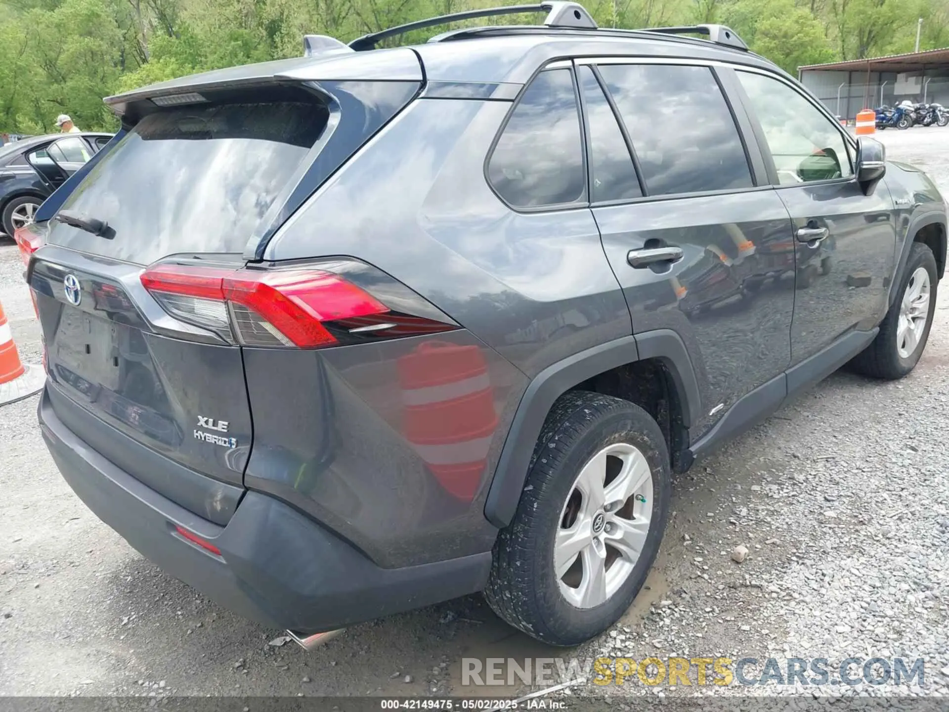 4 Photograph of a damaged car JTMRWRFV4KD034399 TOYOTA RAV4 HYBRID 2019