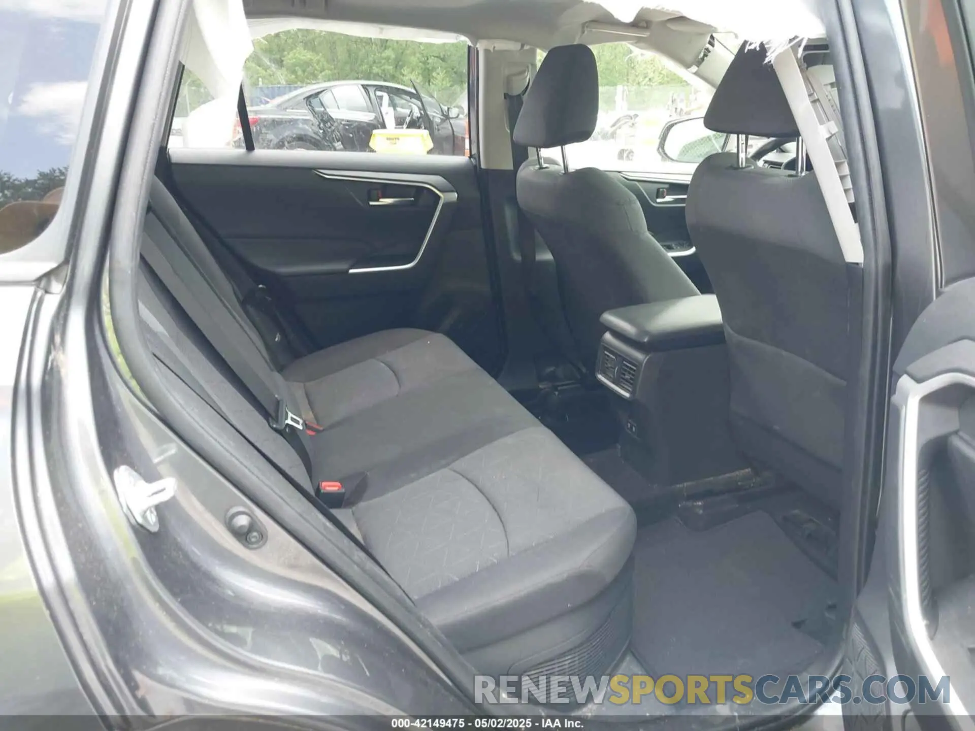 8 Photograph of a damaged car JTMRWRFV4KD034399 TOYOTA RAV4 HYBRID 2019