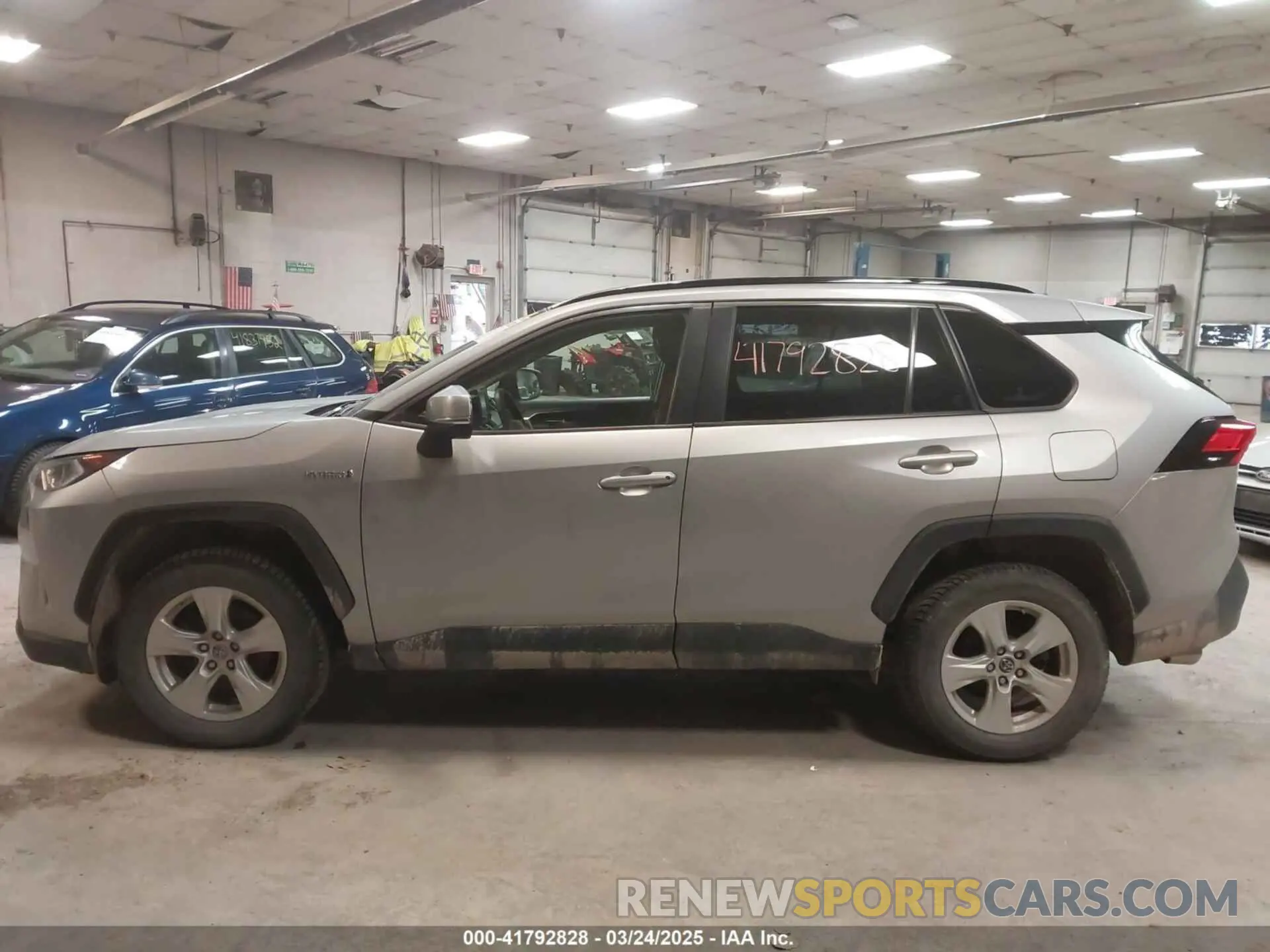 14 Фотография поврежденного автомобиля JTMRWRFV5KD509865 TOYOTA RAV4 HYBRID 2019