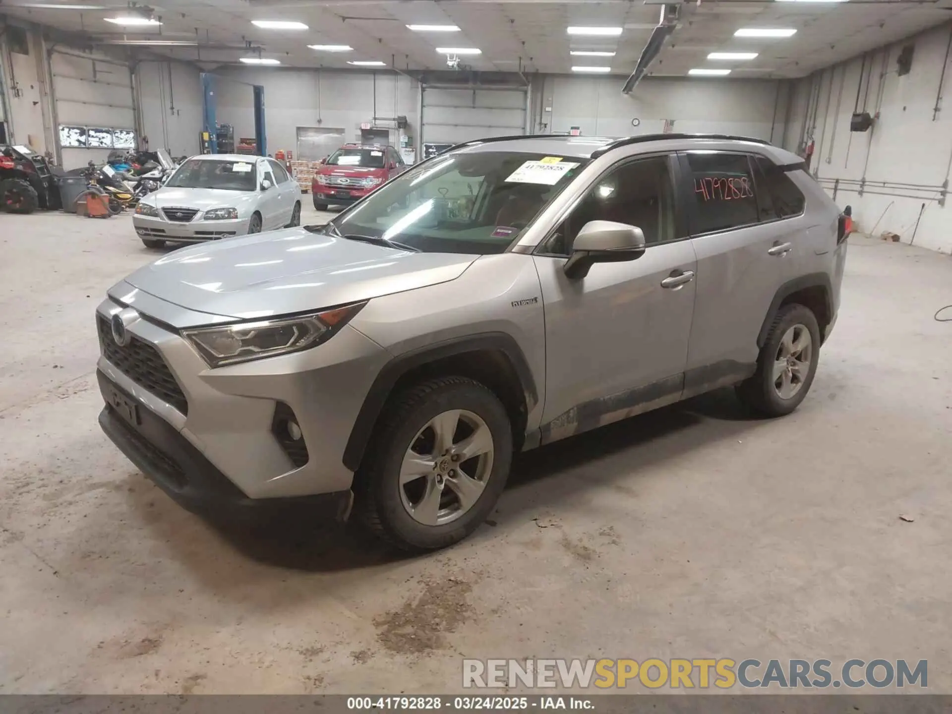 2 Фотография поврежденного автомобиля JTMRWRFV5KD509865 TOYOTA RAV4 HYBRID 2019