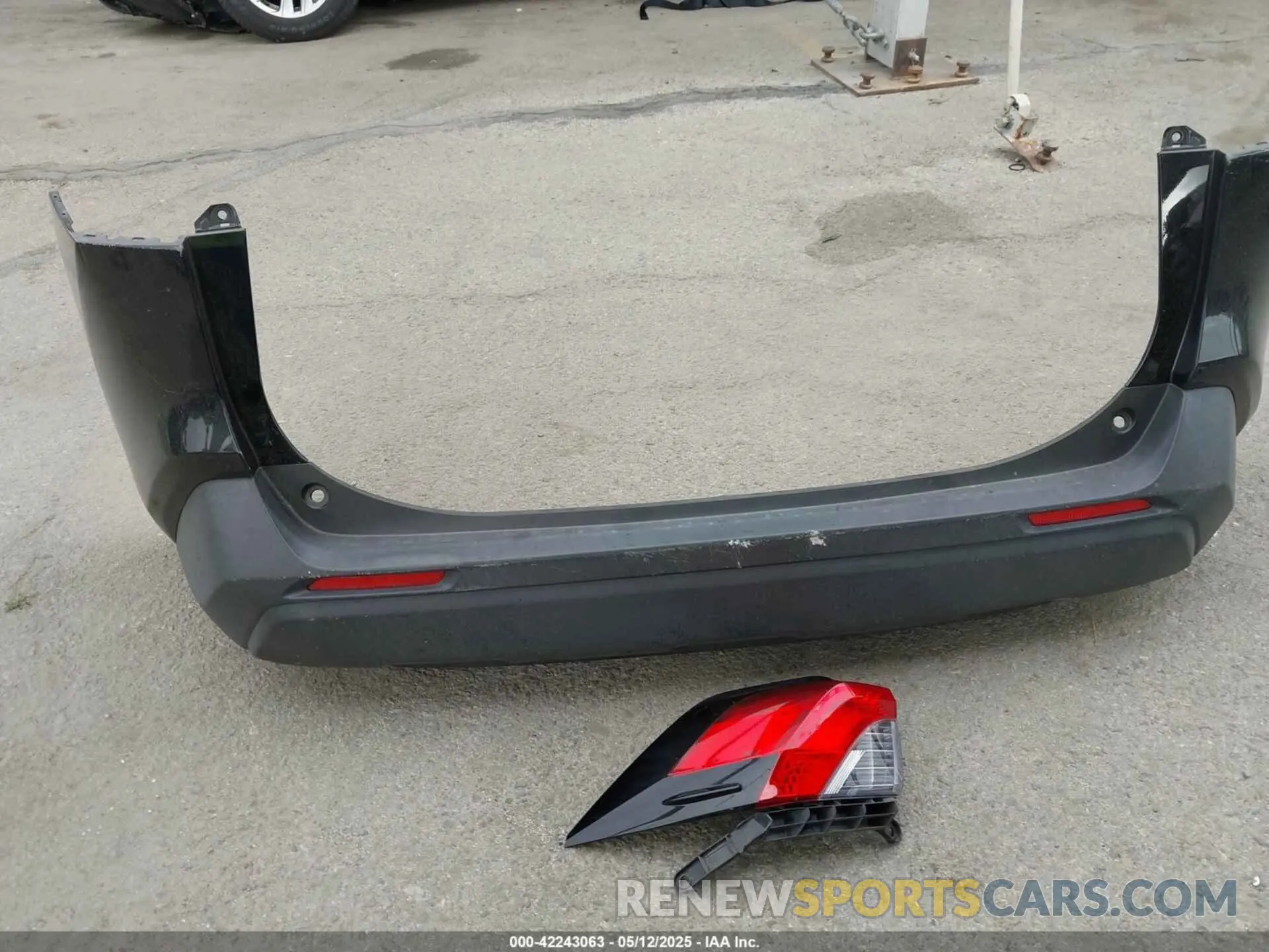 12 Photograph of a damaged car JTMRWRFVXKD006946 TOYOTA RAV4 HYBRID 2019