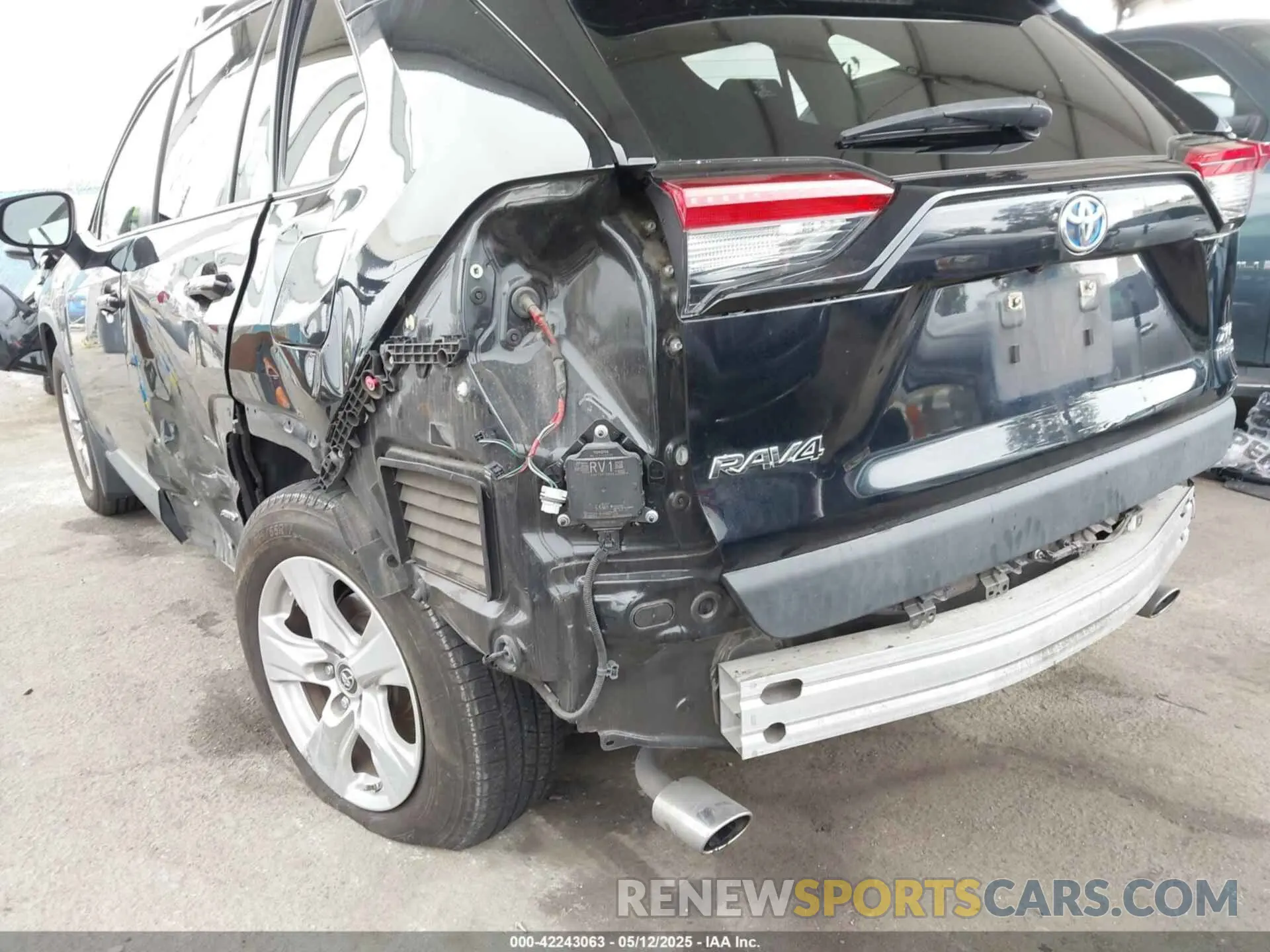 6 Photograph of a damaged car JTMRWRFVXKD006946 TOYOTA RAV4 HYBRID 2019