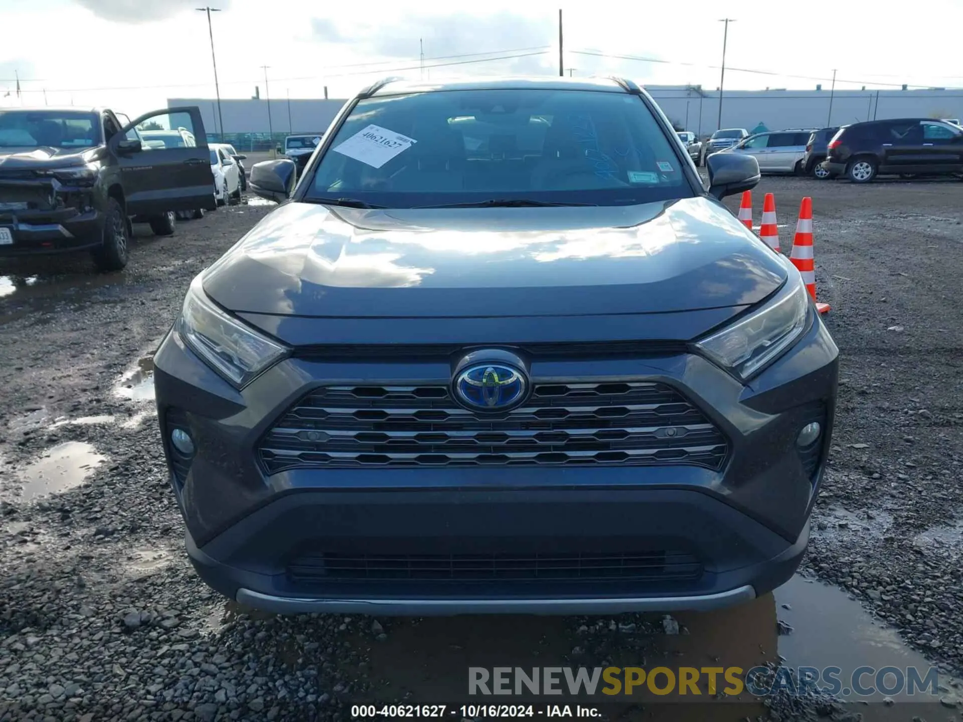 12 Photograph of a damaged car 2T3DWRFV5LW075056 TOYOTA RAV4 HYBRID 2020