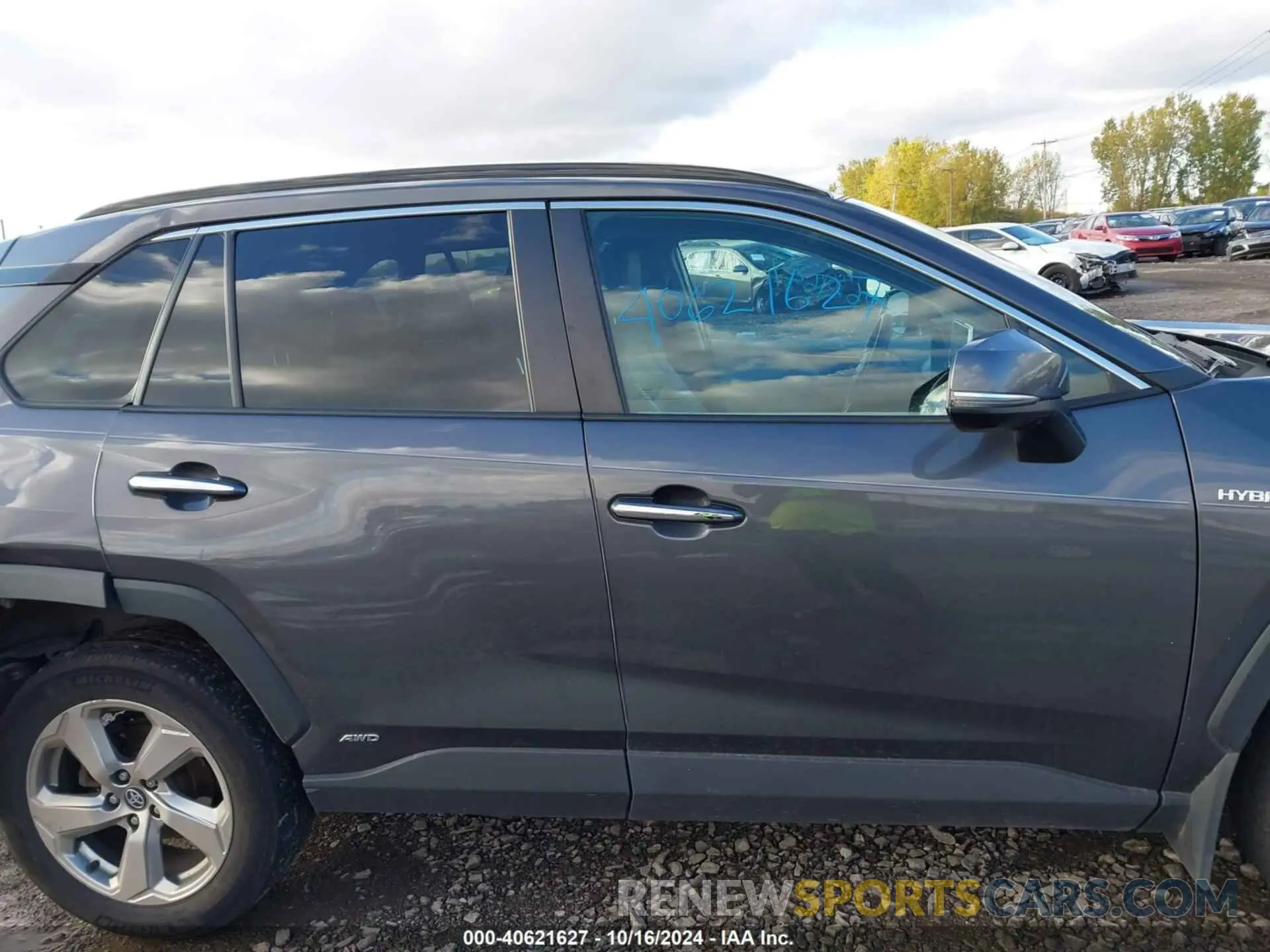 13 Photograph of a damaged car 2T3DWRFV5LW075056 TOYOTA RAV4 HYBRID 2020