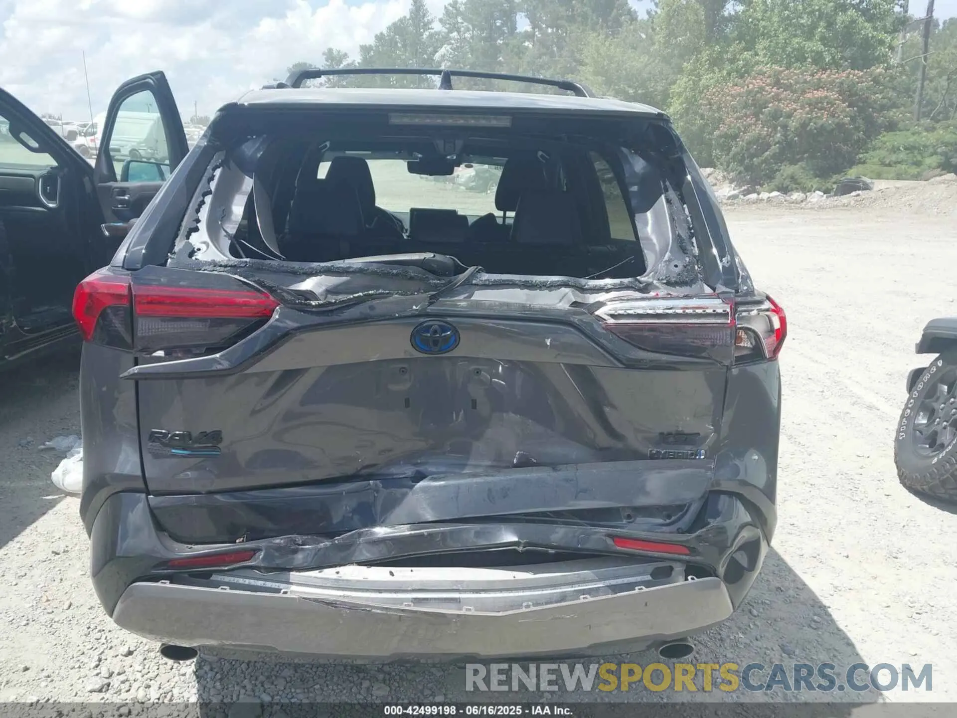 16 Photograph of a damaged car 2T3EWRFV3LW097786 TOYOTA RAV4 HYBRID 2020