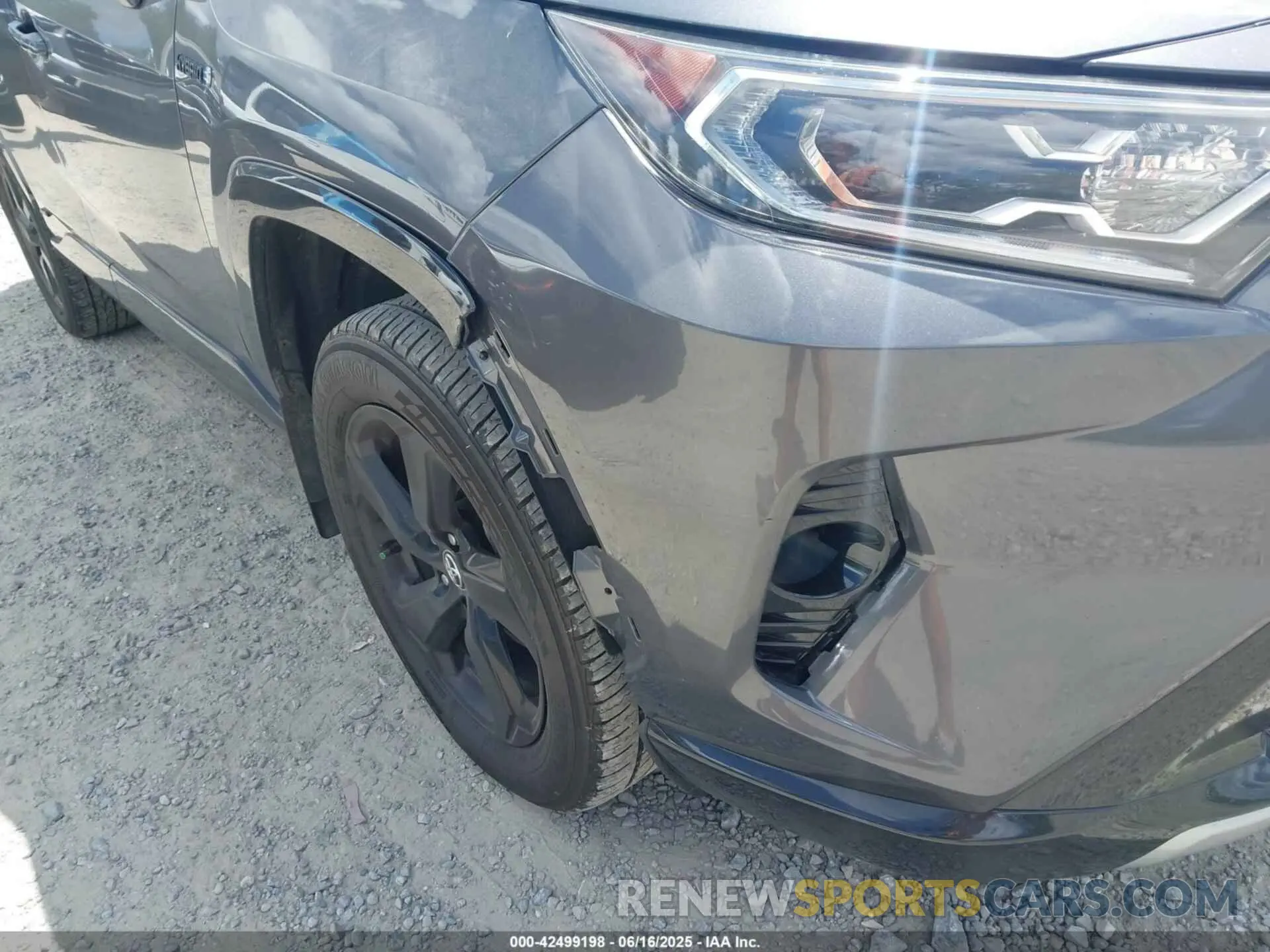 6 Photograph of a damaged car 2T3EWRFV3LW097786 TOYOTA RAV4 HYBRID 2020