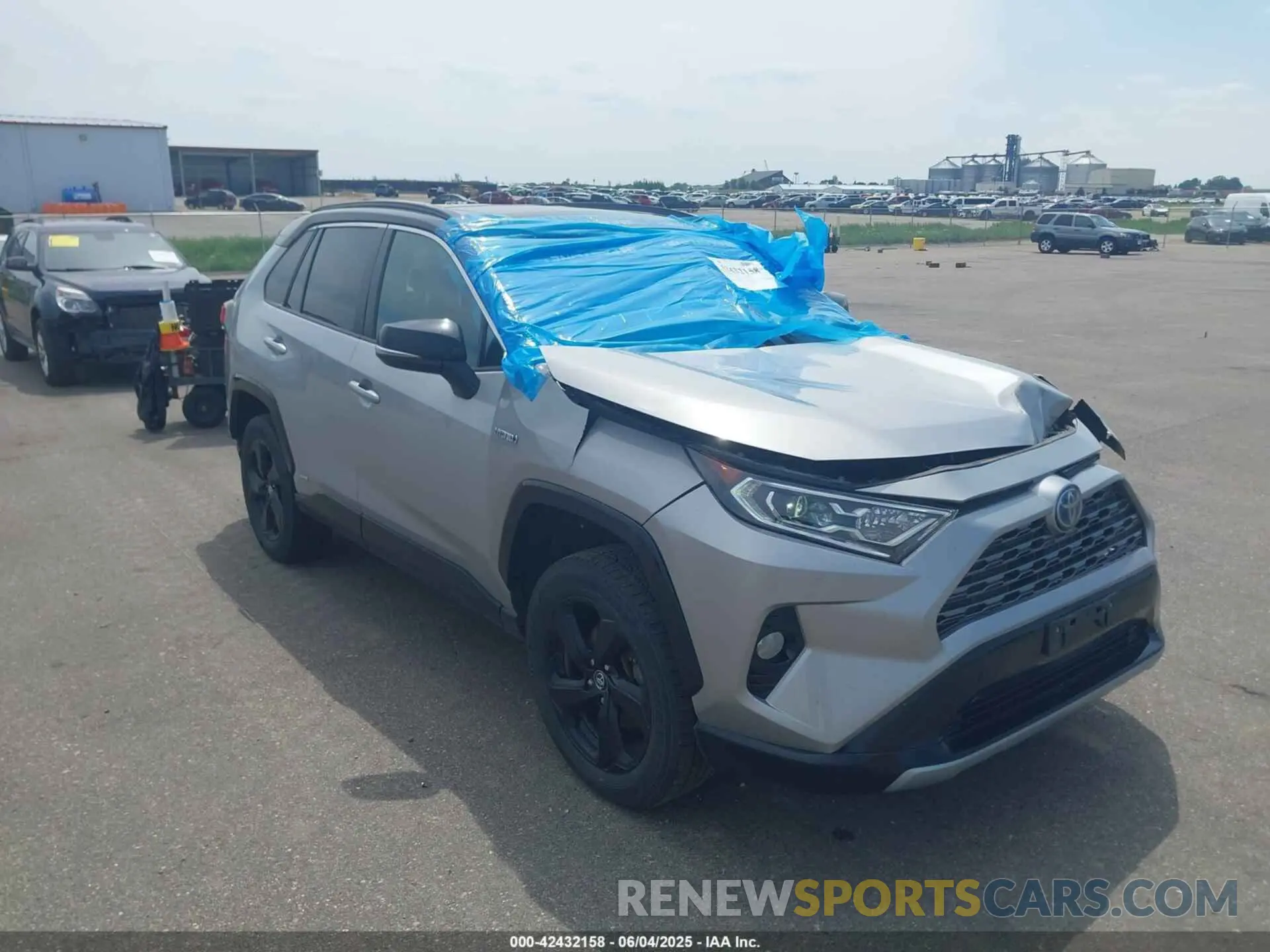 1 Photograph of a damaged car 2T3EWRFV8LW049670 TOYOTA RAV4 HYBRID 2020