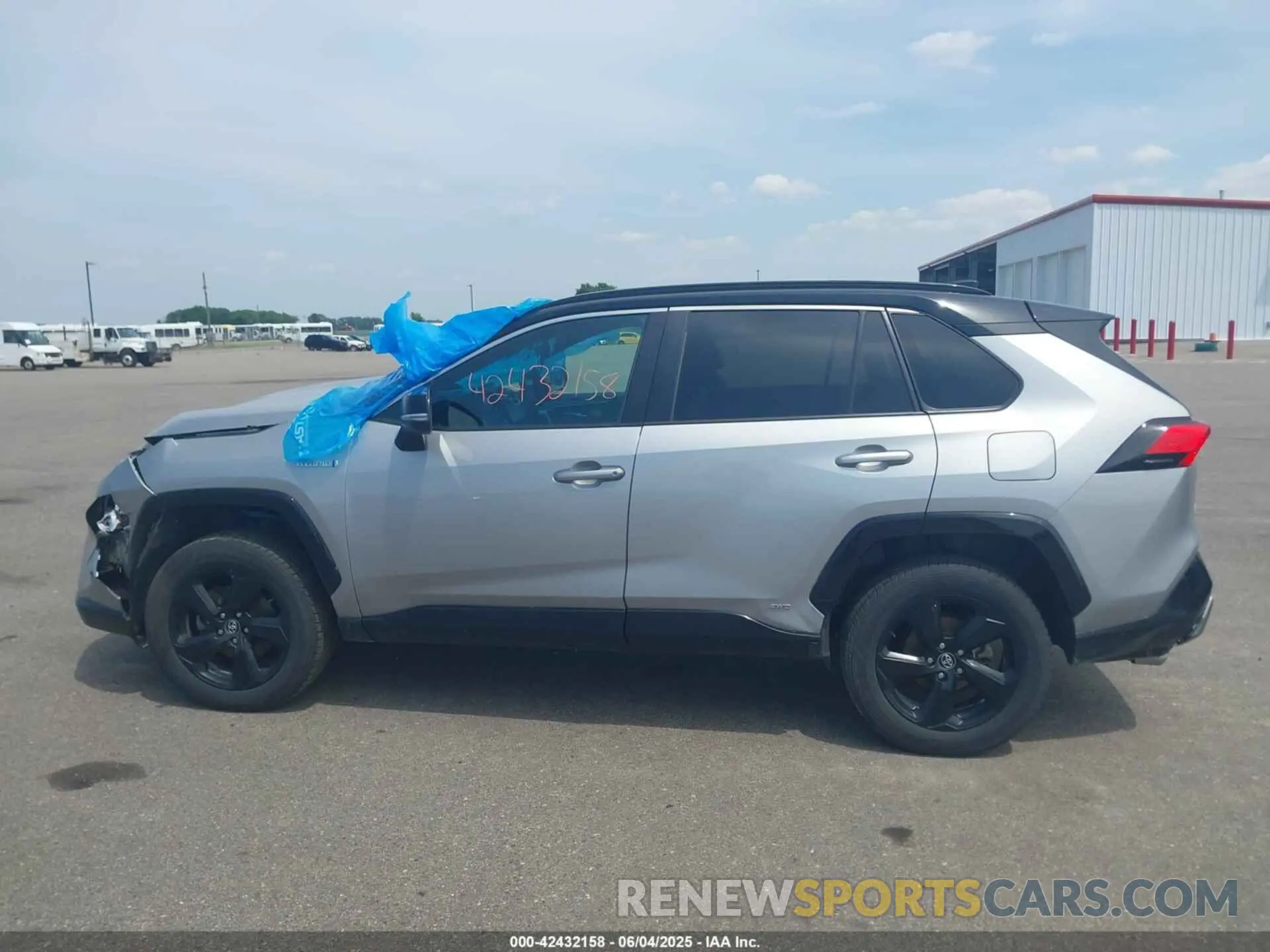 14 Photograph of a damaged car 2T3EWRFV8LW049670 TOYOTA RAV4 HYBRID 2020