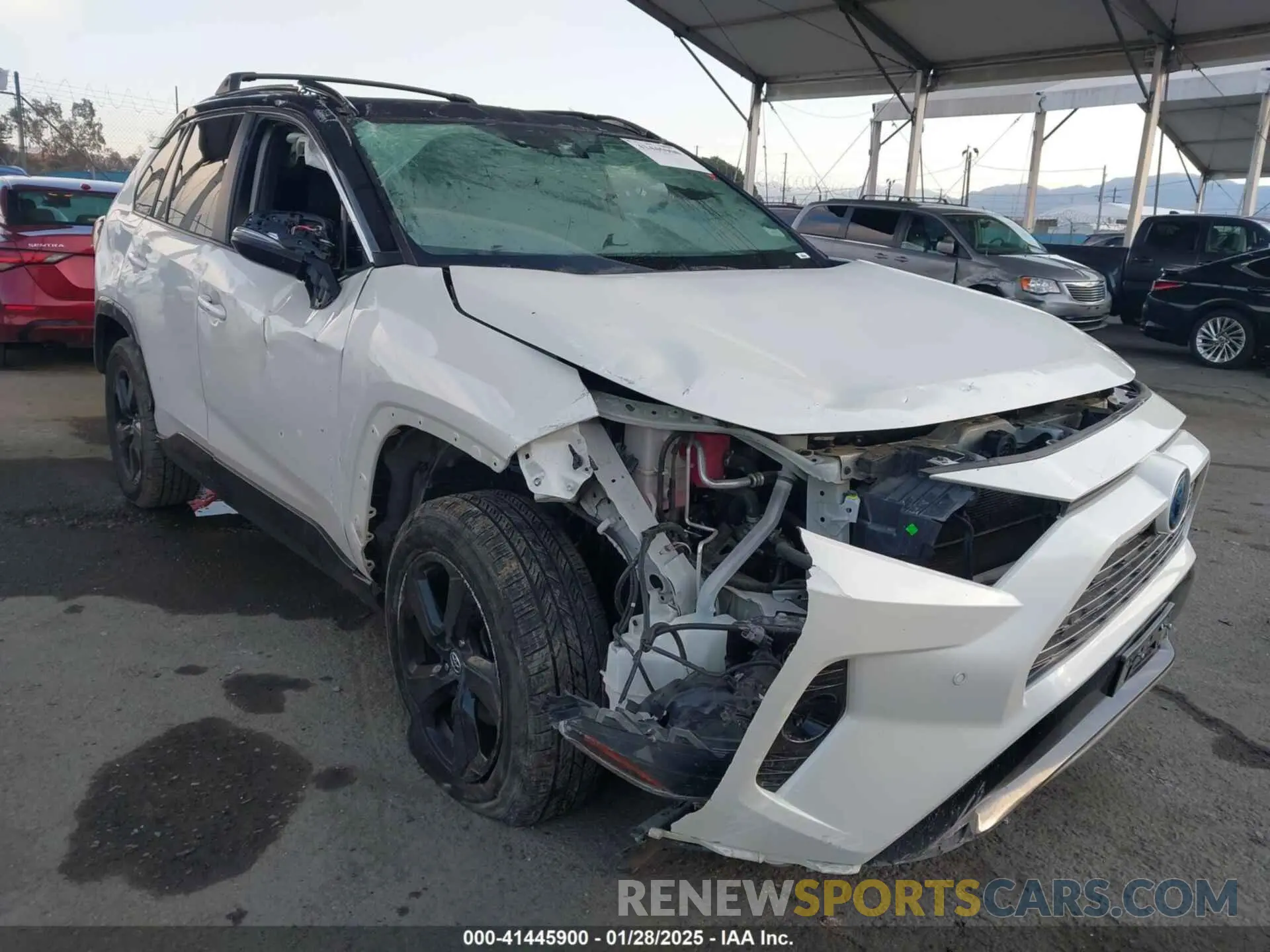 1 Фотография поврежденного автомобиля 2T3EWRFV9LW050990 TOYOTA RAV4 HYBRID 2020
