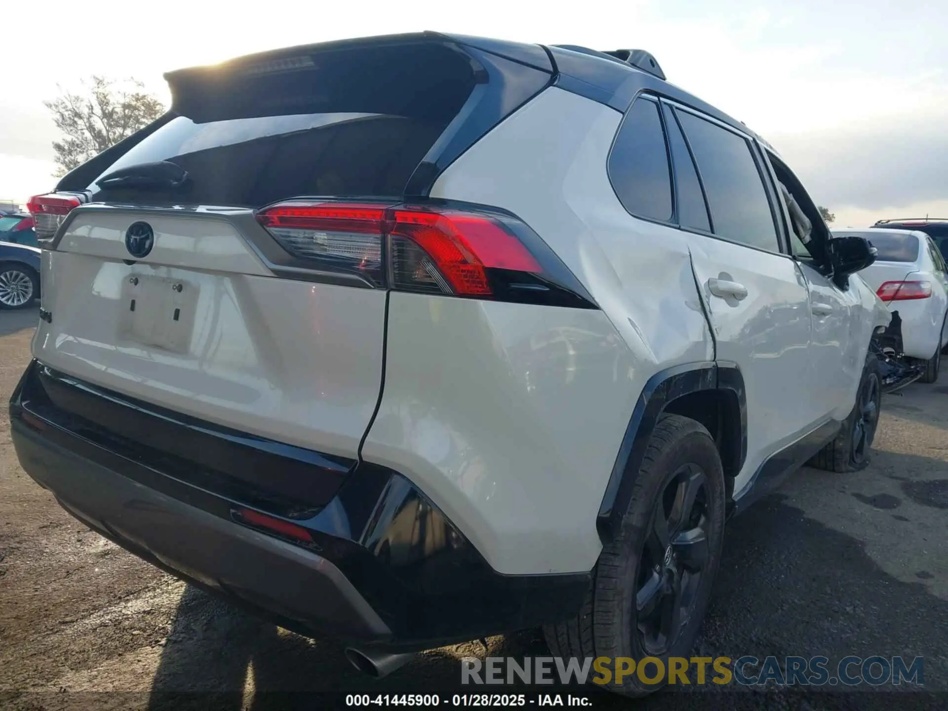 4 Фотография поврежденного автомобиля 2T3EWRFV9LW050990 TOYOTA RAV4 HYBRID 2020