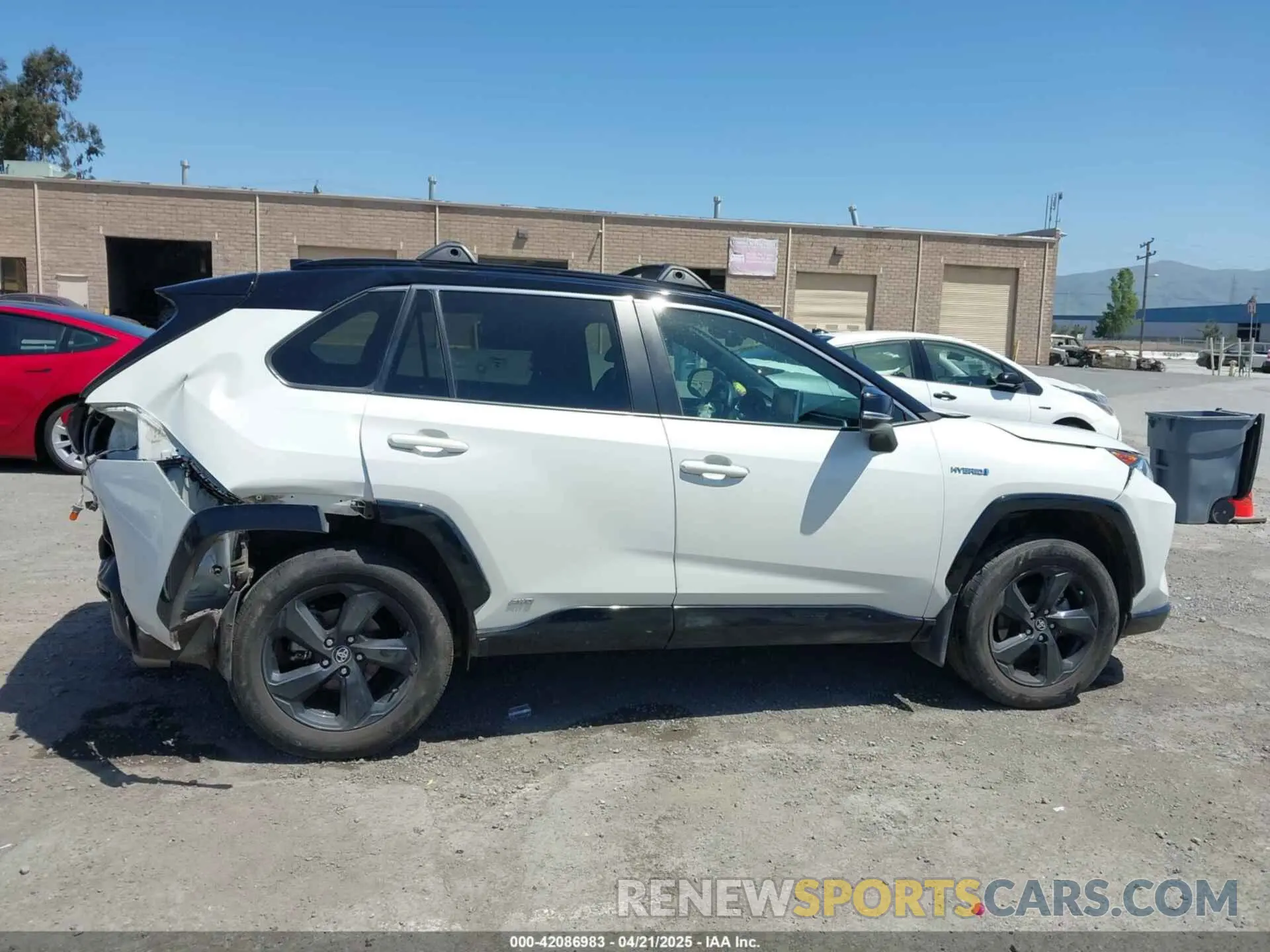 14 Photograph of a damaged car 2T3EWRFV9LW088977 TOYOTA RAV4 HYBRID 2020