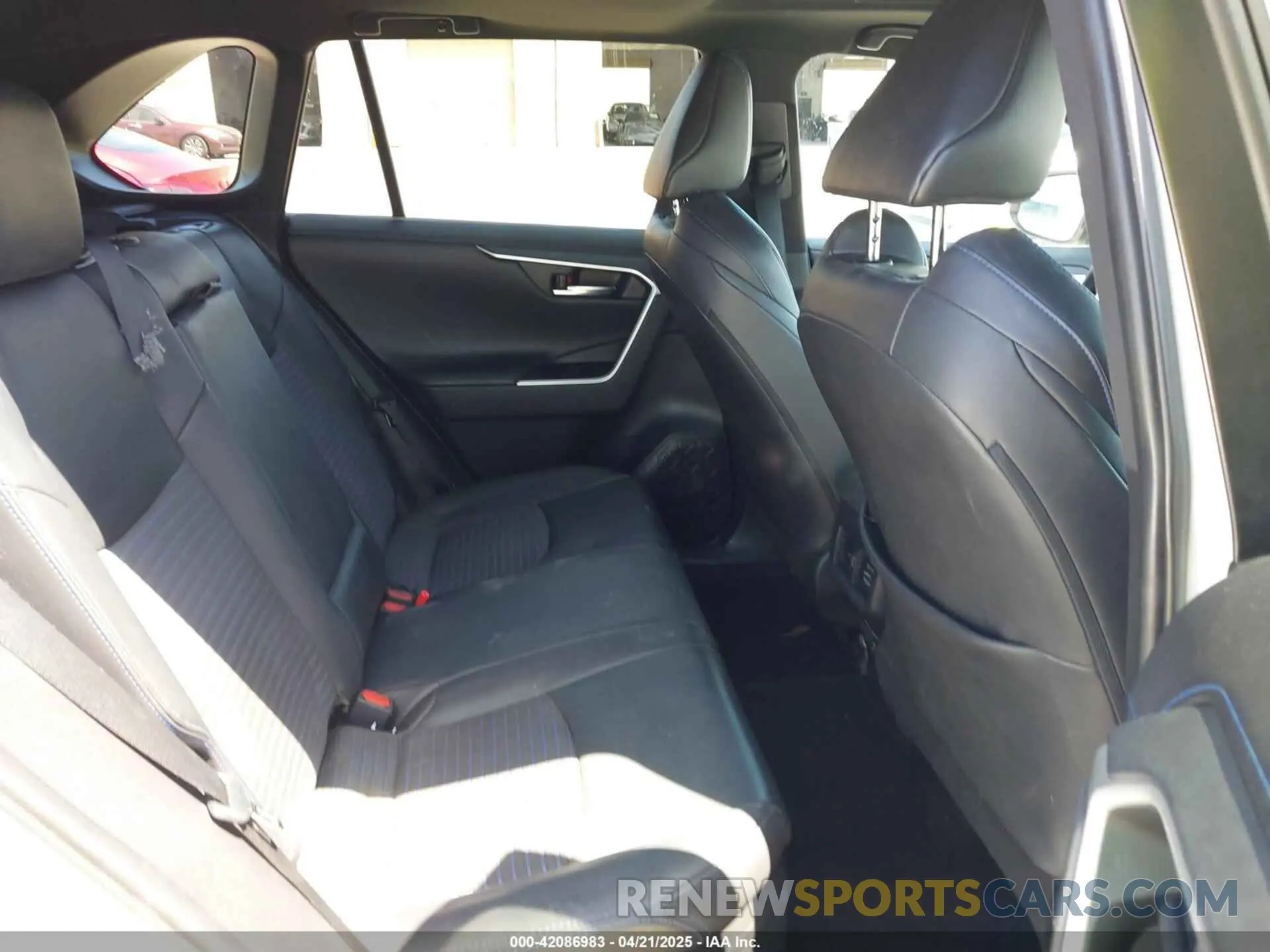 8 Photograph of a damaged car 2T3EWRFV9LW088977 TOYOTA RAV4 HYBRID 2020