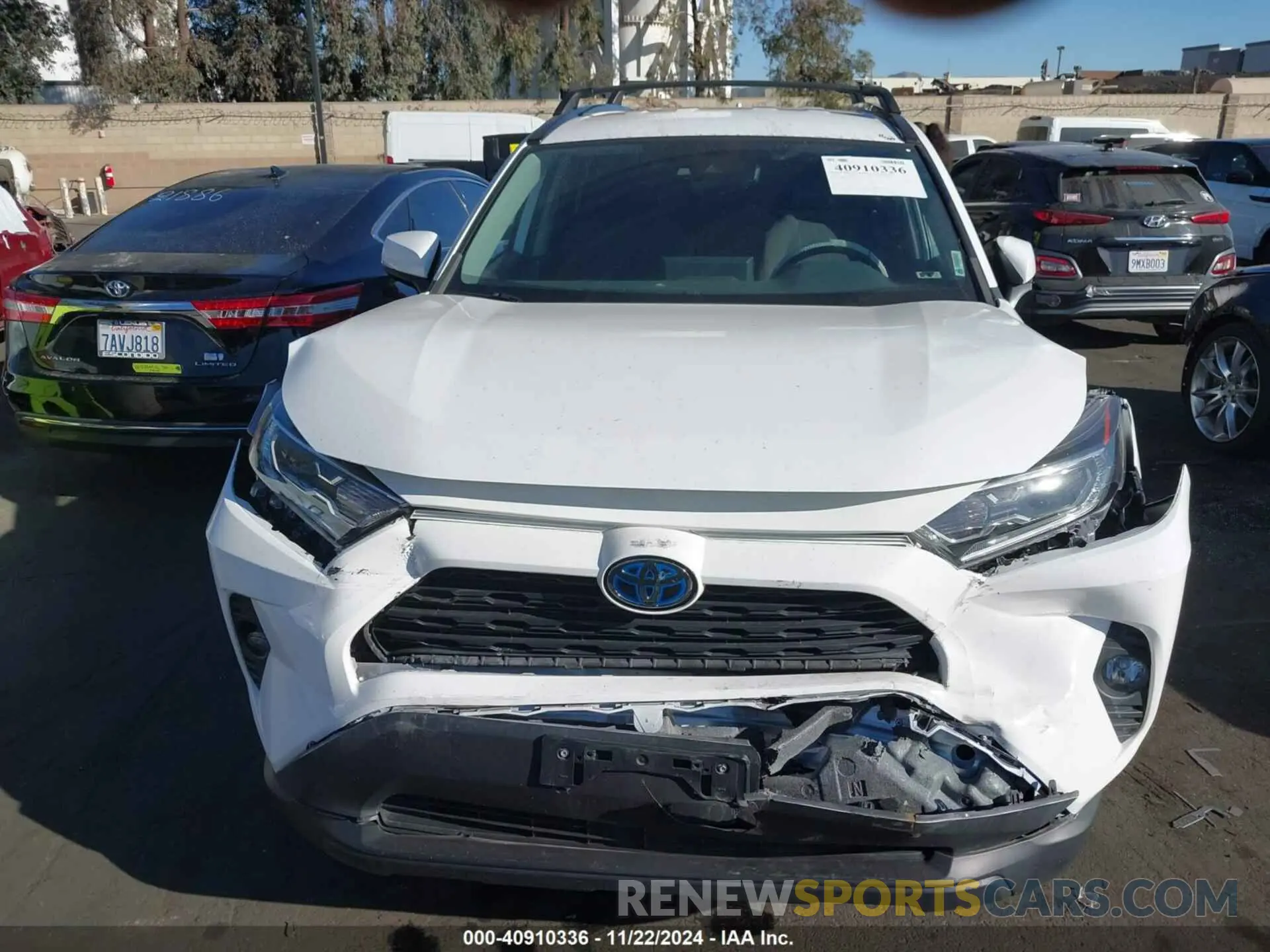 12 Photograph of a damaged car 2T3RWRFV0LW084706 TOYOTA RAV4 HYBRID 2020