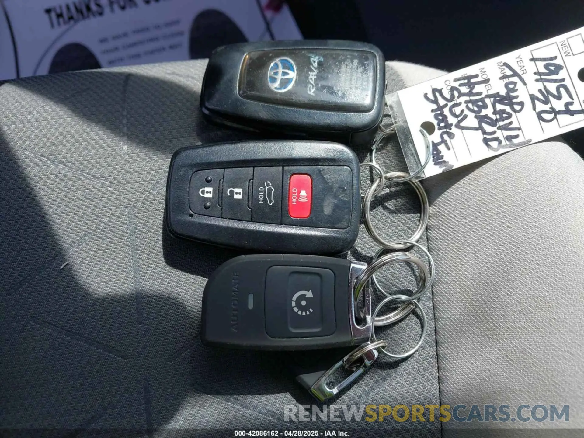 11 Photograph of a damaged car 2T3RWRFV1LW095424 TOYOTA RAV4 HYBRID 2020