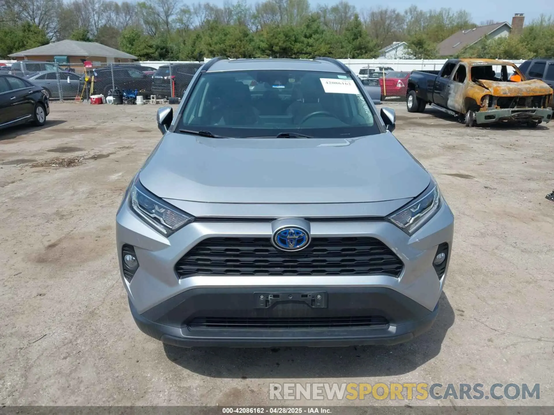 13 Photograph of a damaged car 2T3RWRFV1LW095424 TOYOTA RAV4 HYBRID 2020