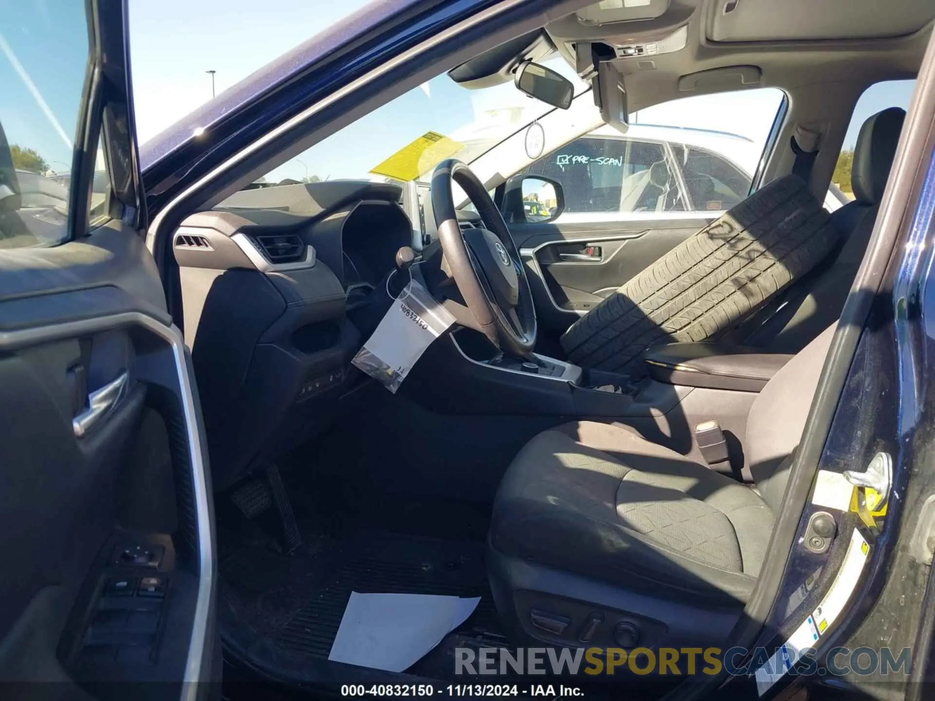 5 Photograph of a damaged car 2T3RWRFV7LW094682 TOYOTA RAV4 HYBRID 2020